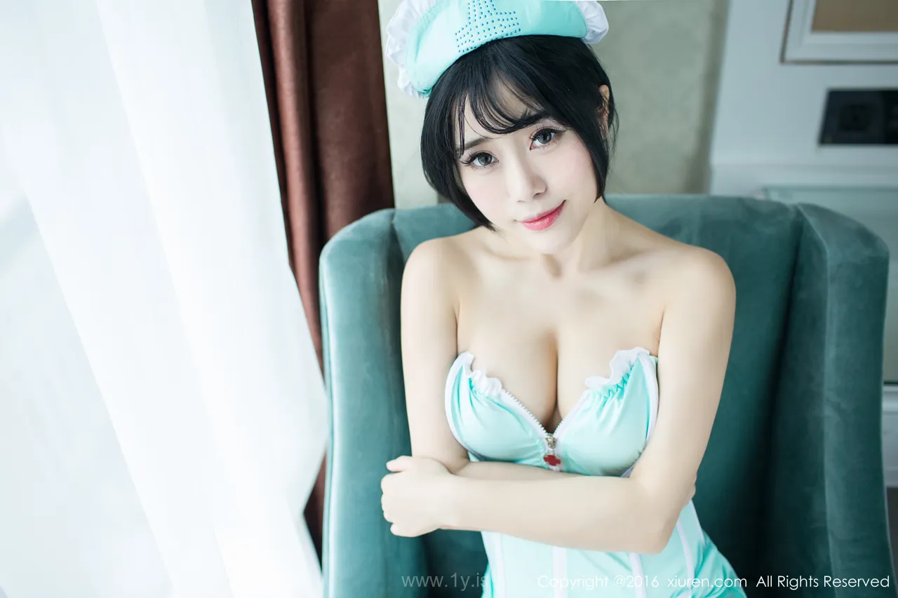 XIUREN(秀人网) NO.550 Decent Chinese Chick 兜豆靓Youlina