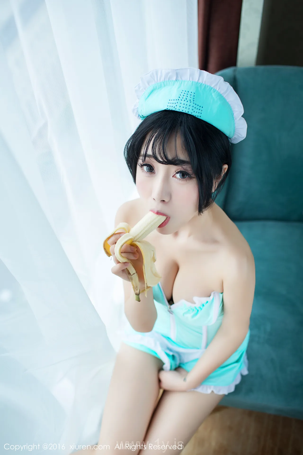 XIUREN(秀人网) NO.550 Decent Chinese Chick 兜豆靓Youlina
