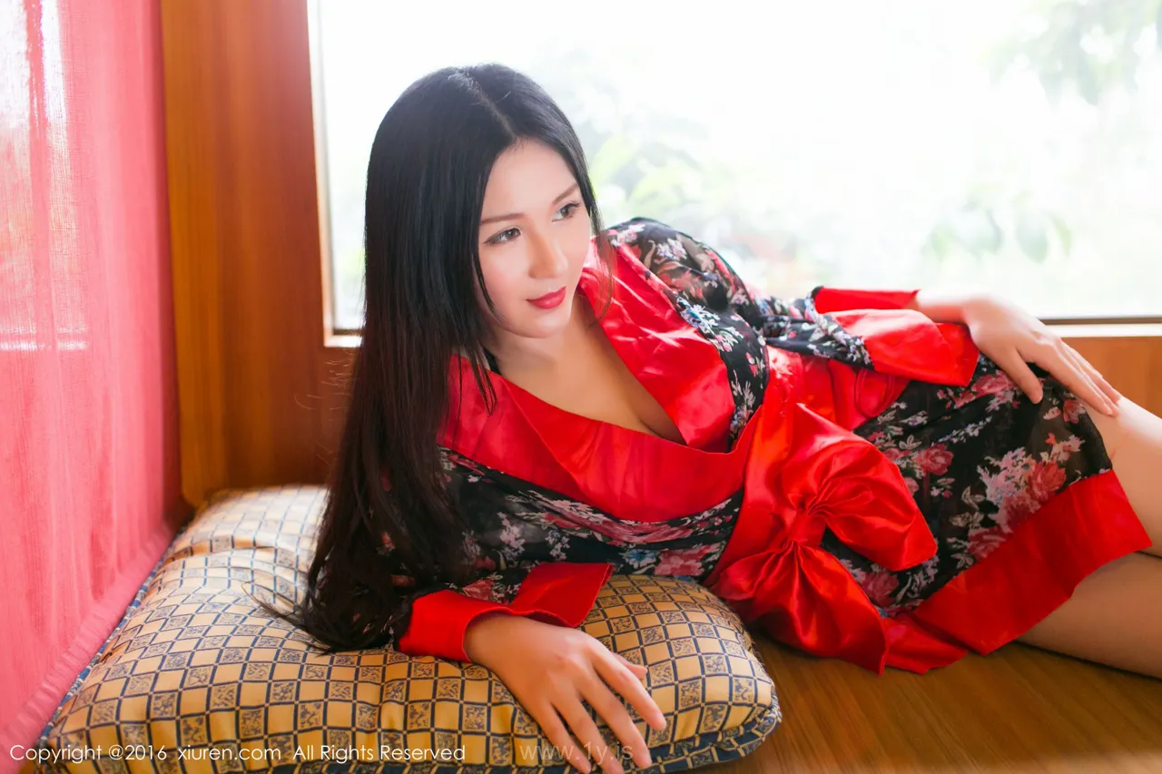 XIUREN(秀人网) NO.557 Graceful & Quiet Asian Belle 唐雨辰TYC