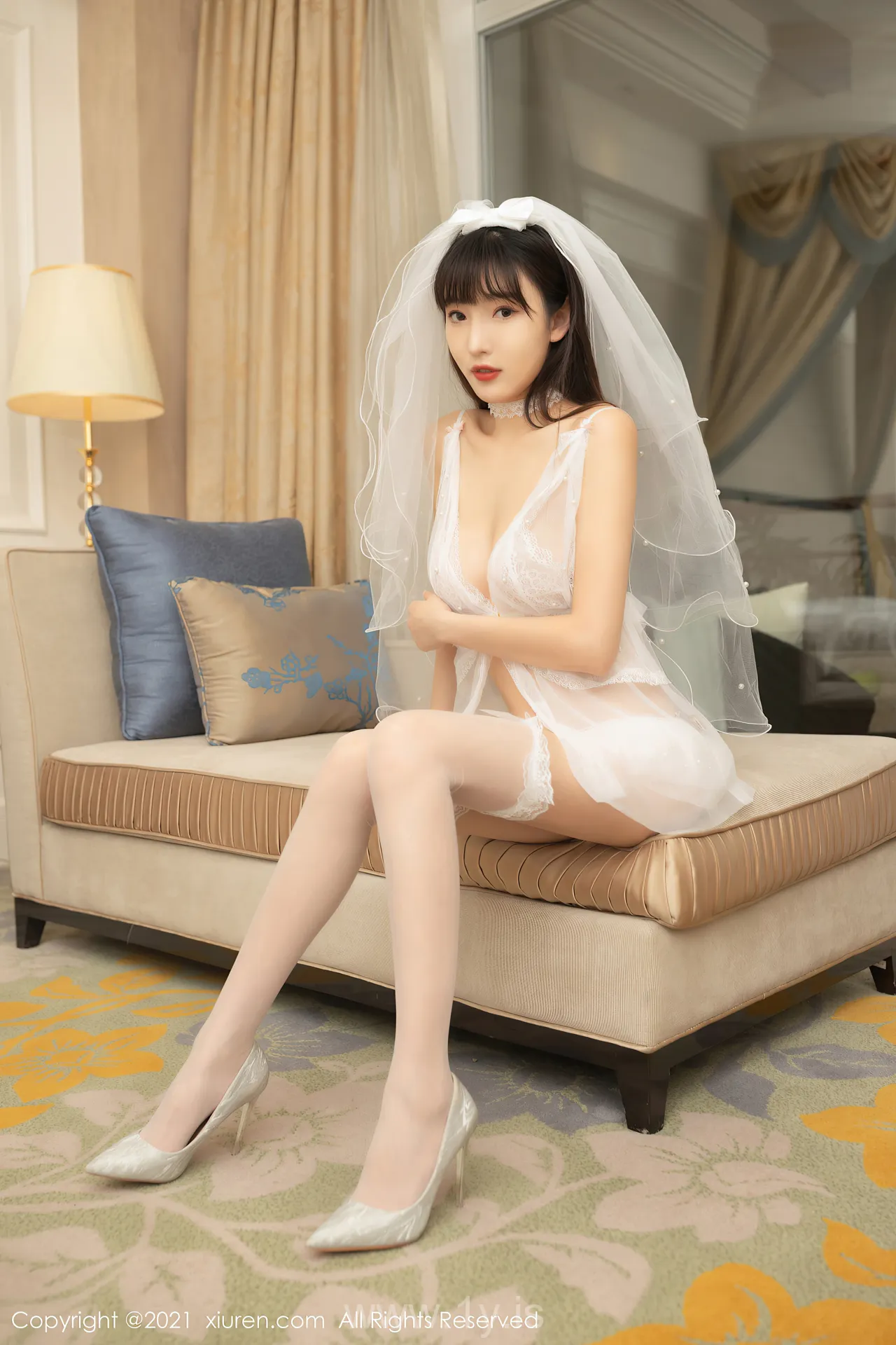 XIUREN(秀人网) NO.3334 Slender & Well-developed Chinese Girl 陆萱萱