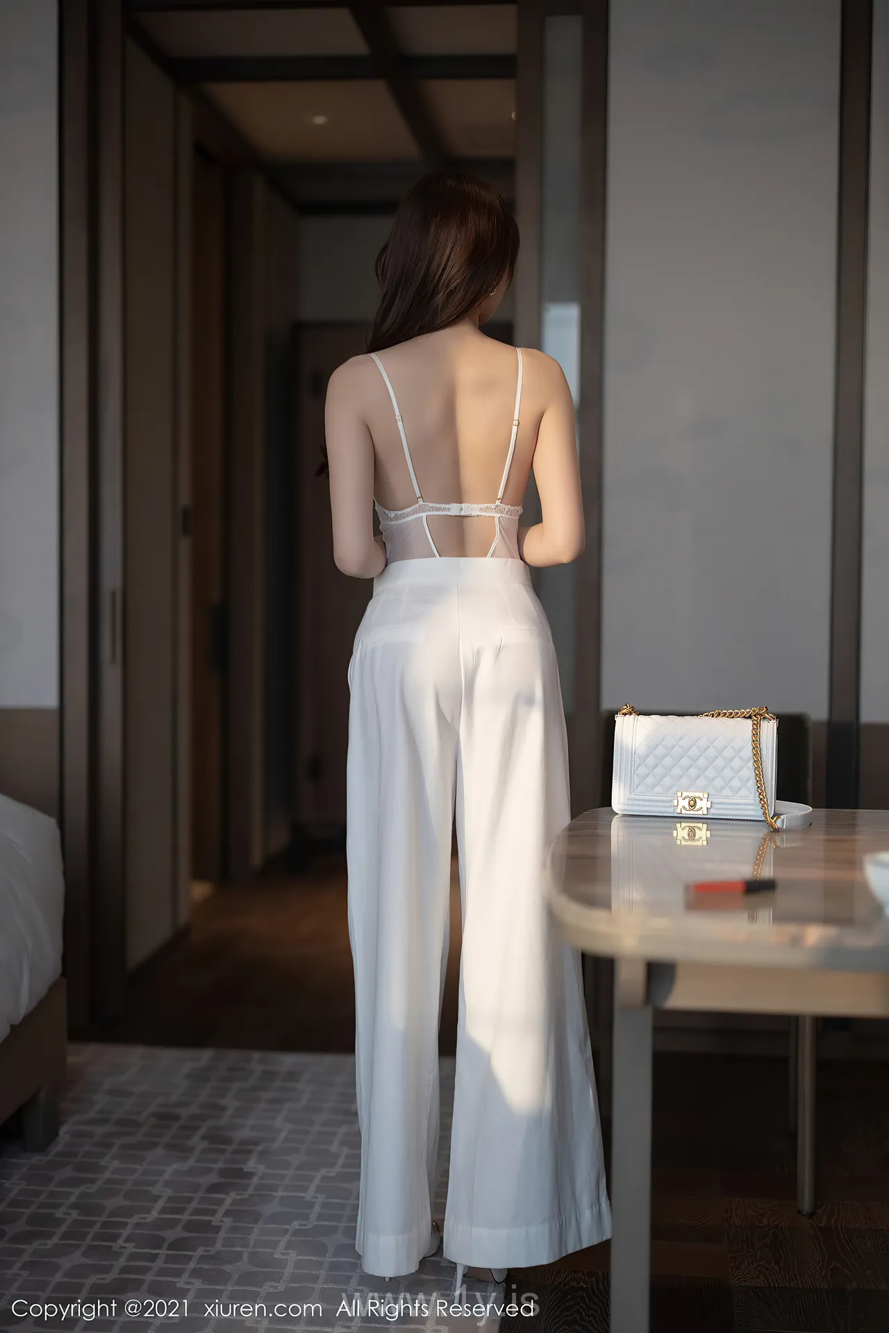 XIUREN(秀人网) NO.3367 Stunning Asian Model 芝芝Booty