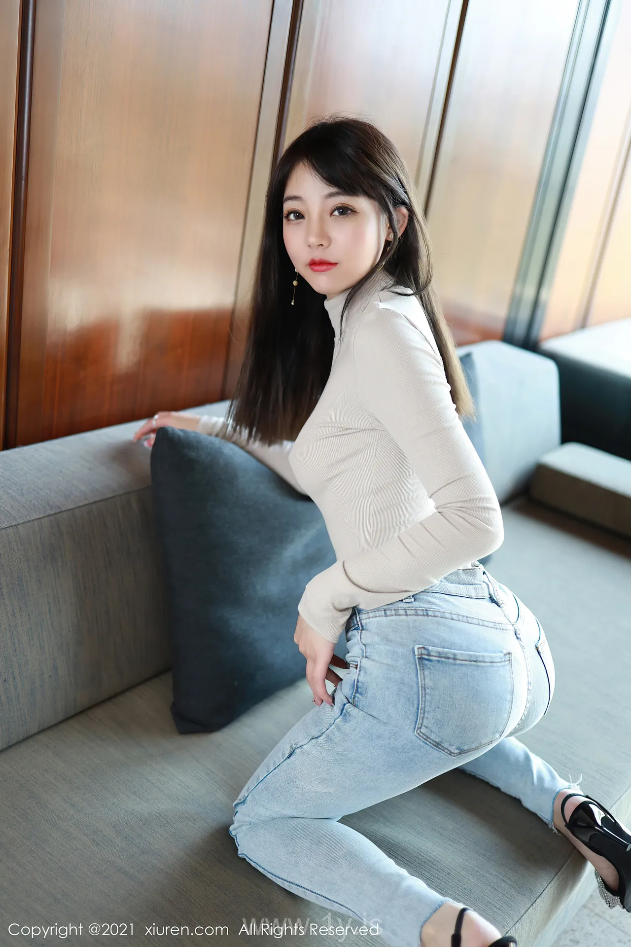 XIUREN(秀人网) NO.3369 Adorable & Good-looking Asian Teen 佘贝拉bella