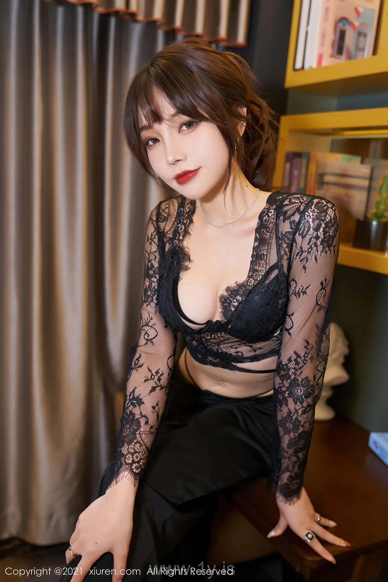 XIUREN(秀人网) NO.3414 Cute & Lively Asian Girl 芝芝Booty