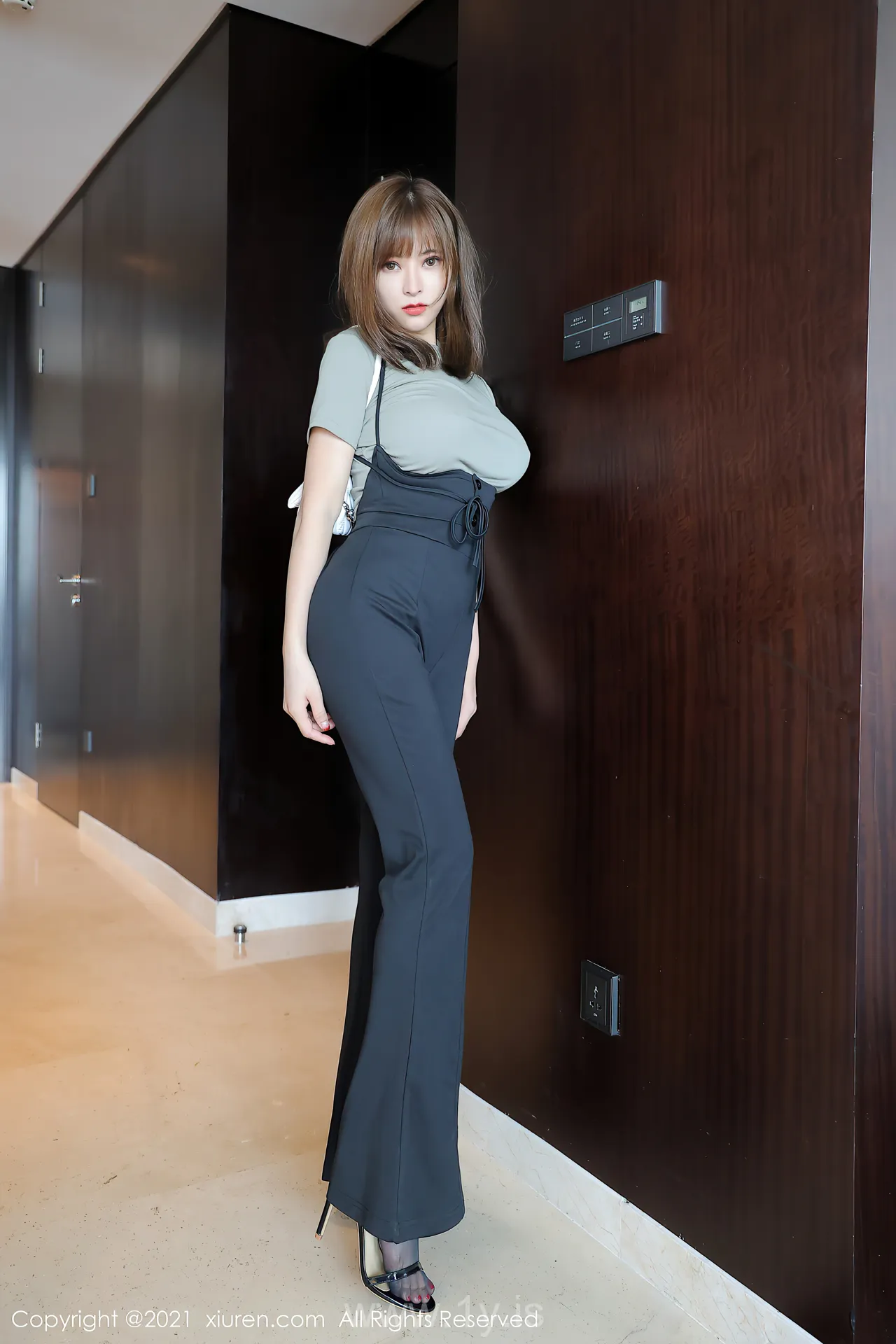 XIUREN(秀人网) NO.3557 Slender Chinese Peri 奈沐子