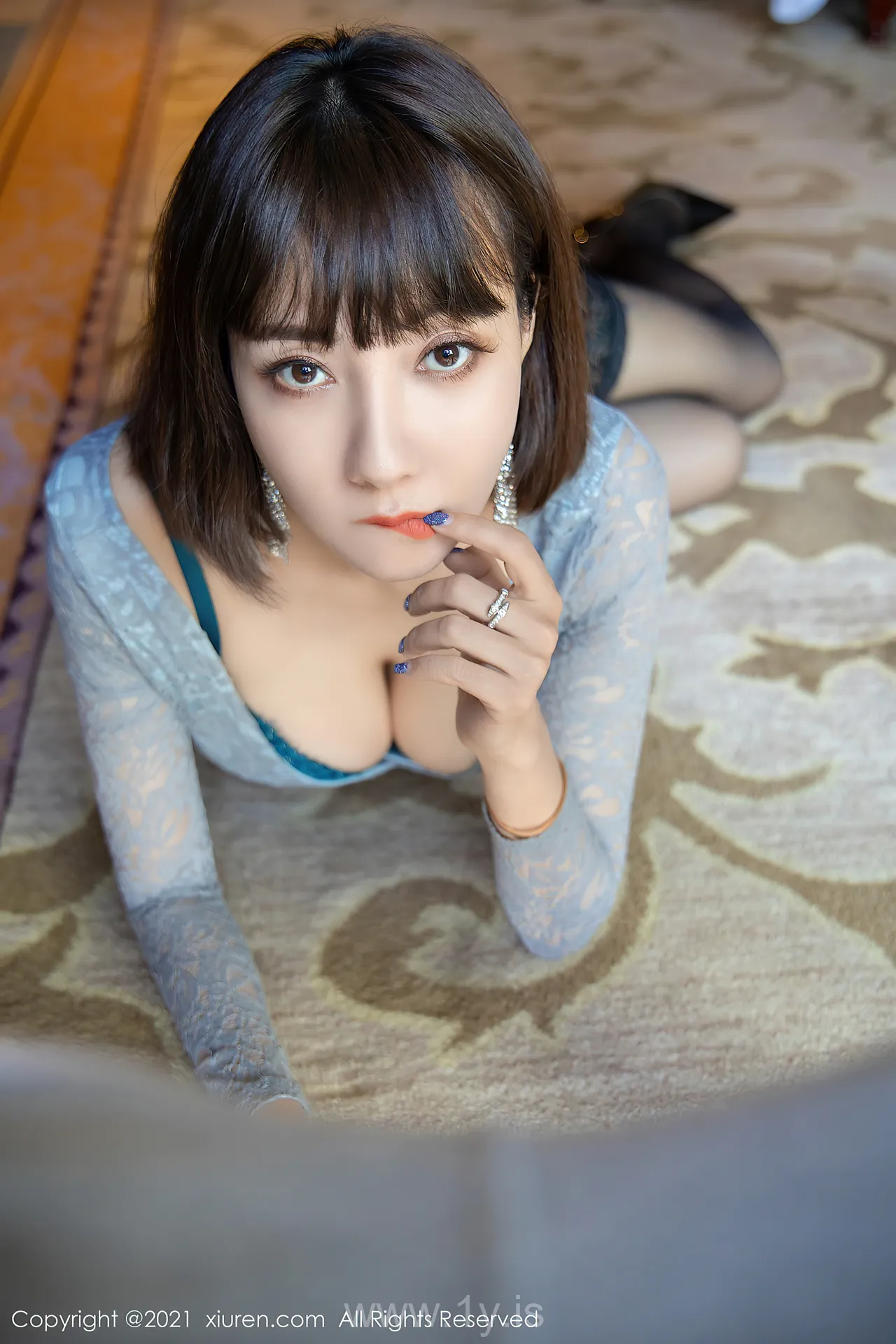 XIUREN(秀人网) NO.3563 Charming & Trendy Chinese Women 果儿Victoria