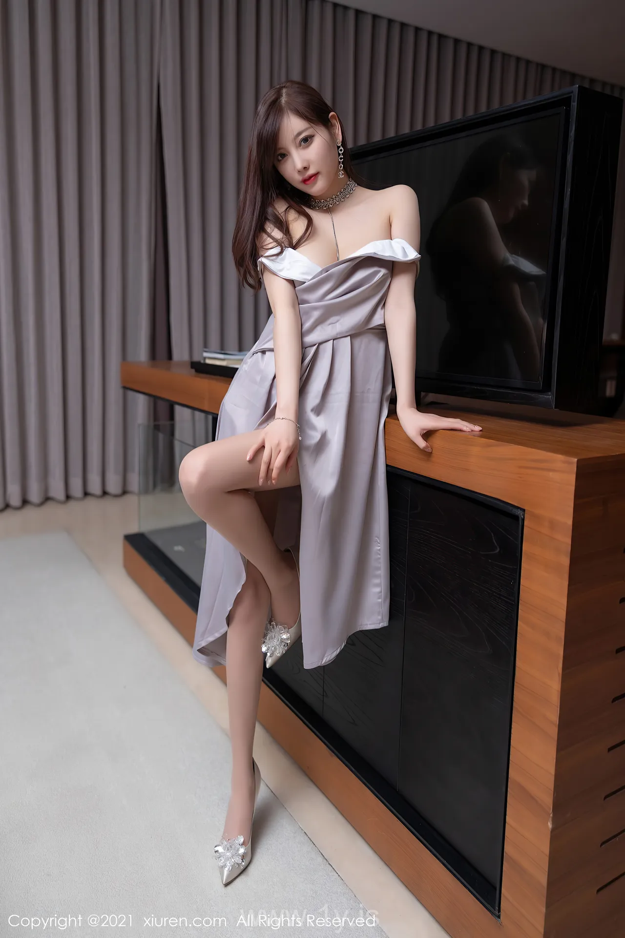 XIUREN(秀人网) NO.3661 Slender & Elegant Asian Mature Princess 杨晨晨Yome