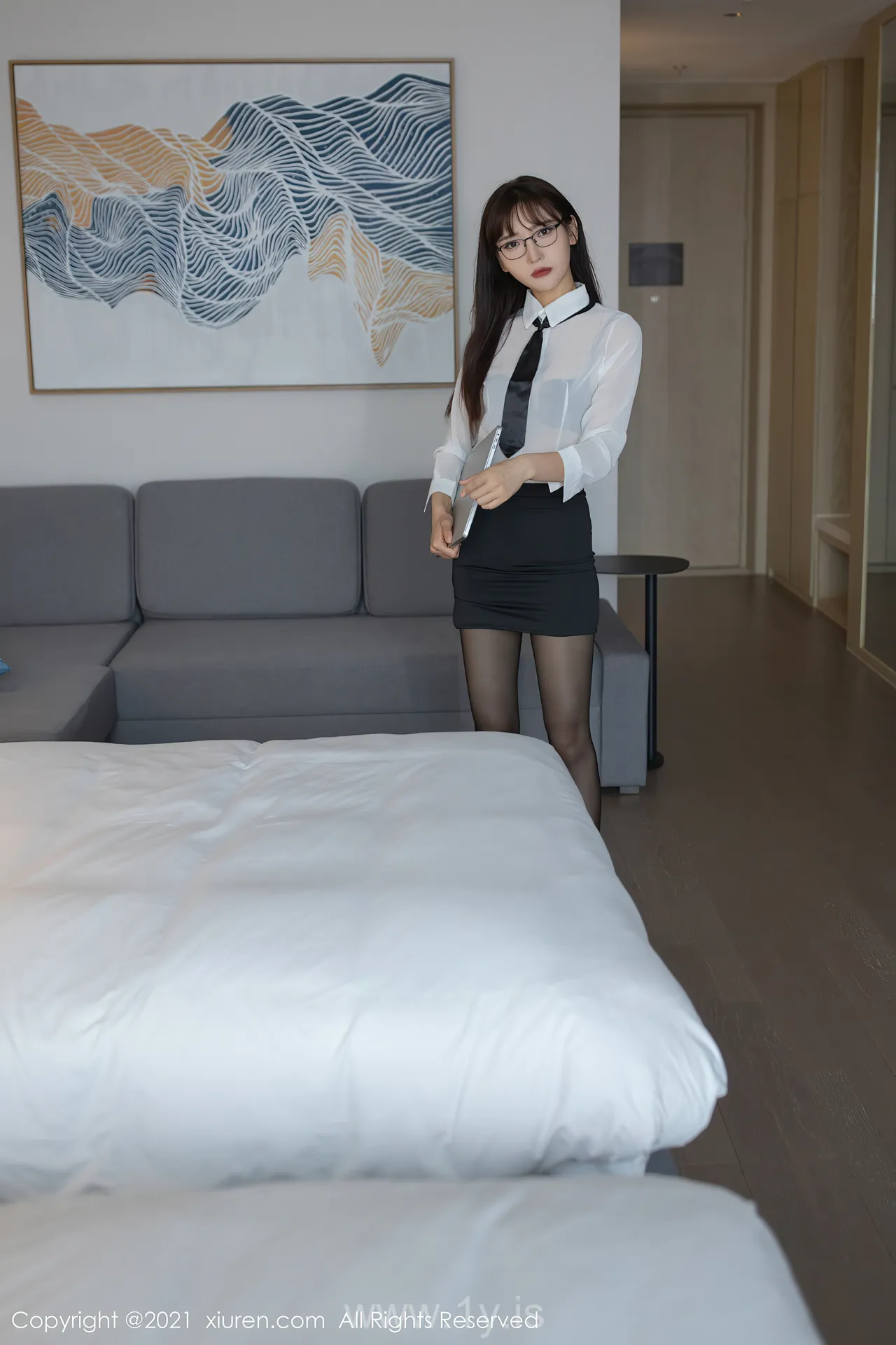 XIUREN(秀人网) NO.3705 Adorable & Trendy Asian Belle 陆萱萱
