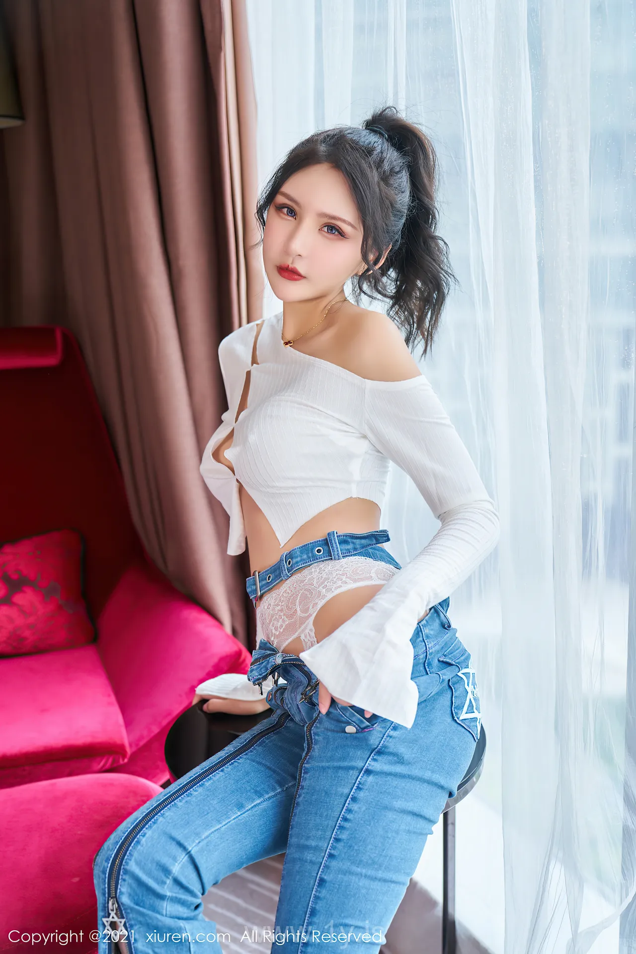 XIUREN(秀人网) NO.3720 Pretty & Hot Asian Babe Emily尹菲