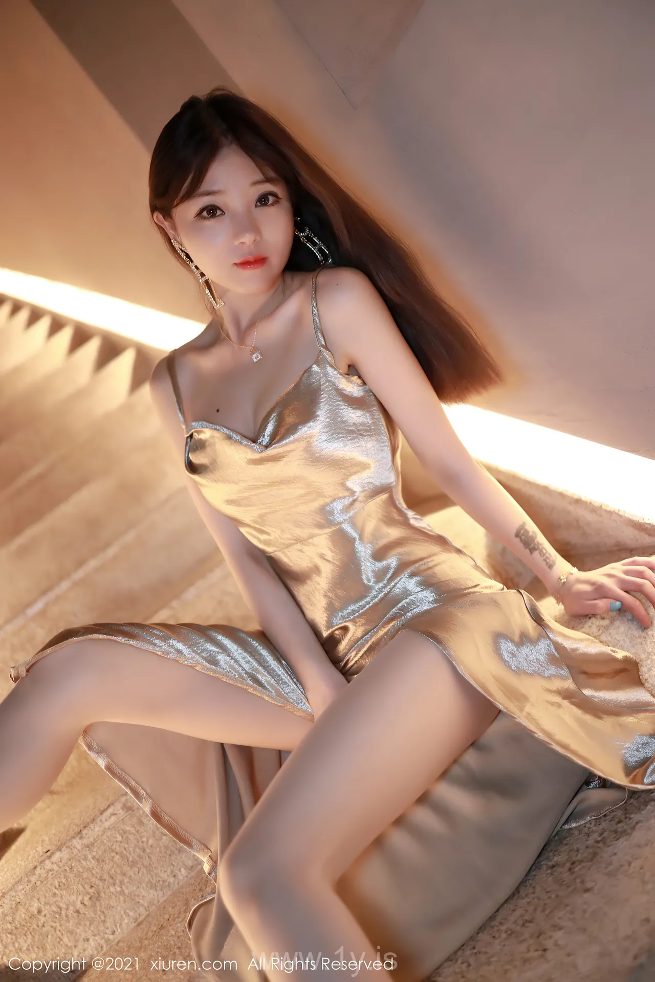 XIUREN(秀人网) NO.3734 Stylish & Fashionable Asian Girl 佘贝拉bella