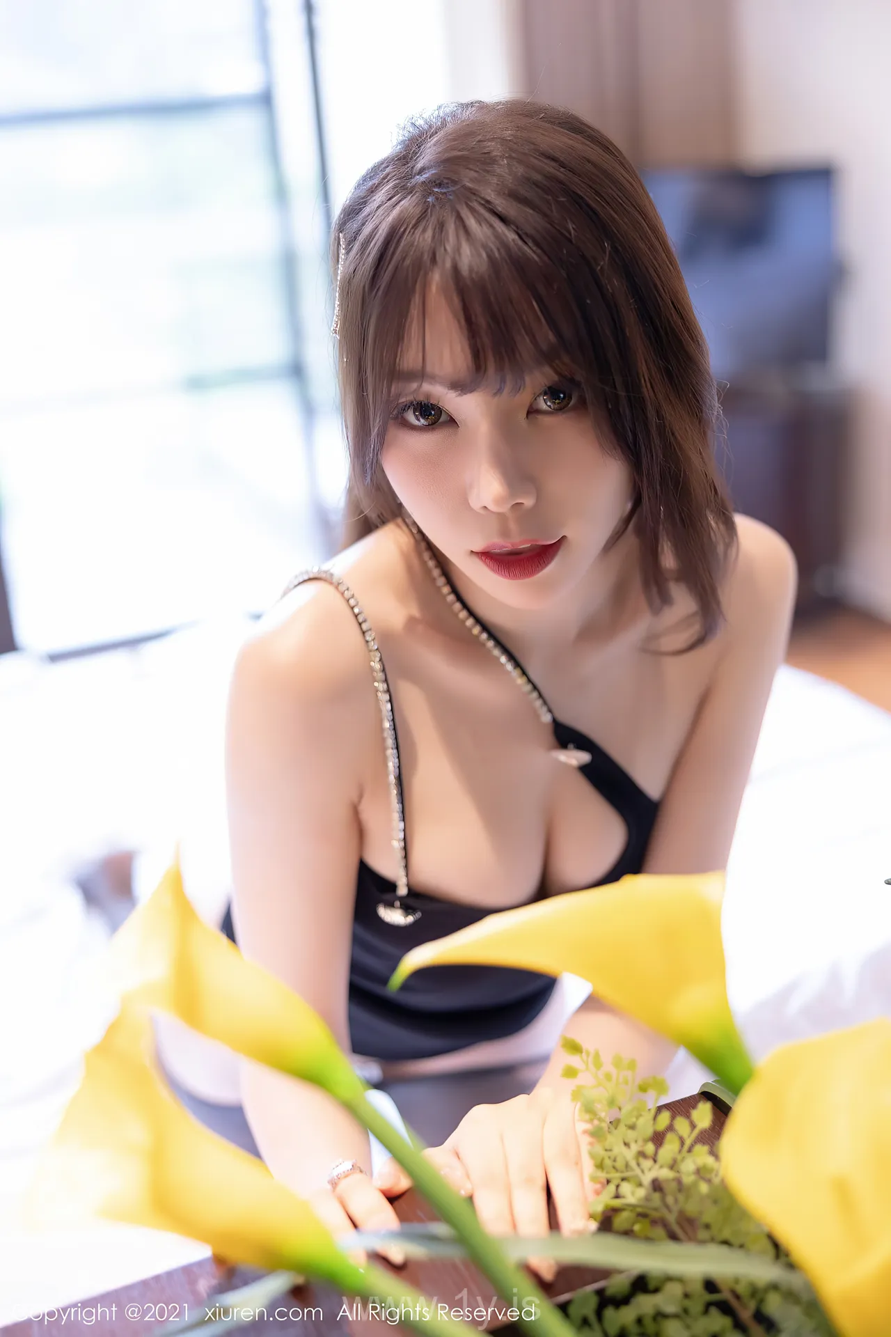 XIUREN(秀人网) NO.3763 Delightful & Cute Asian Mature Princess 芝芝Booty