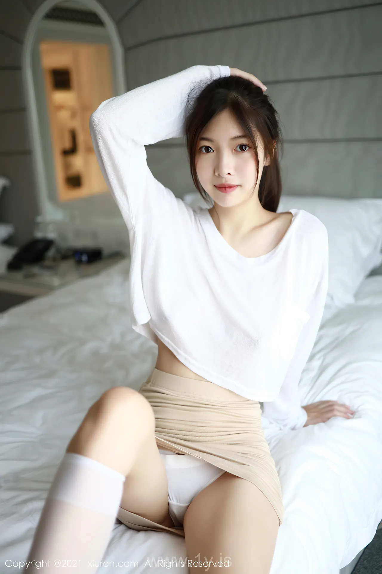 XIUREN(秀人网) NO.3792 Fashionable & Elegant Chinese Belle 明日花桃桃