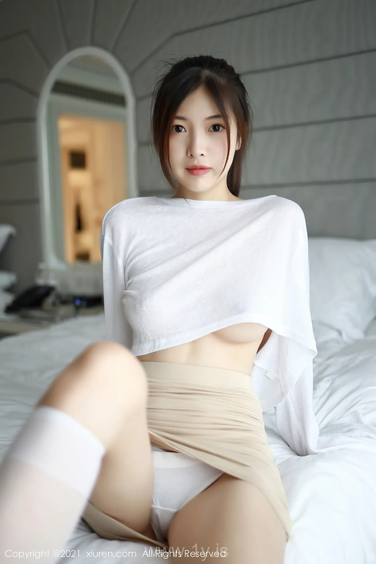 XIUREN(秀人网) NO.3792 Fashionable & Elegant Chinese Belle 明日花桃桃