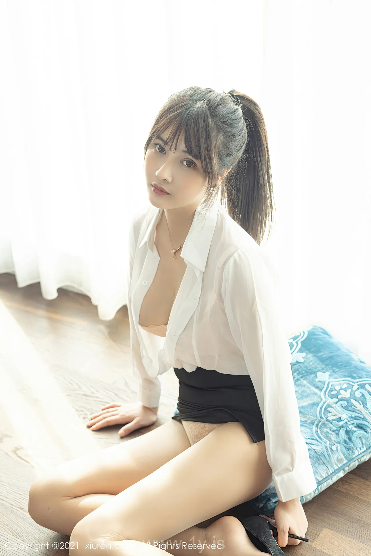 XIUREN(秀人网) NO.3793 Well-developed & Sexy Asian Mature Princess 萌奈子