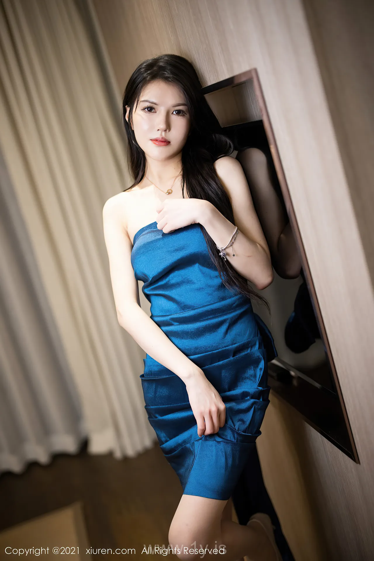 XIUREN(秀人网) NO.3851 Elegant & Refined Asian Chick 媛媛酱belle