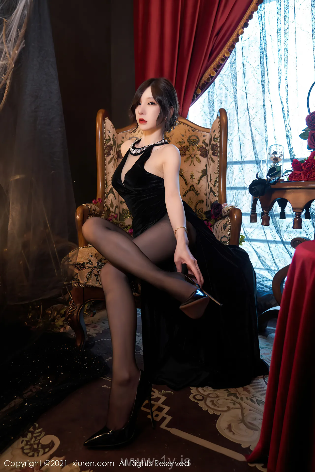 XIUREN(秀人网) NO.3879 Irresistible & Elegant Chinese Girl 周于希Sandy
