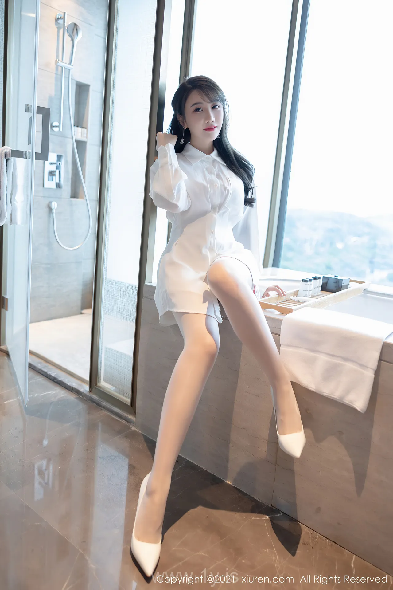 XIUREN(秀人网) NO.3903 Lively Asian Homebody Girl Cherry绯月樱