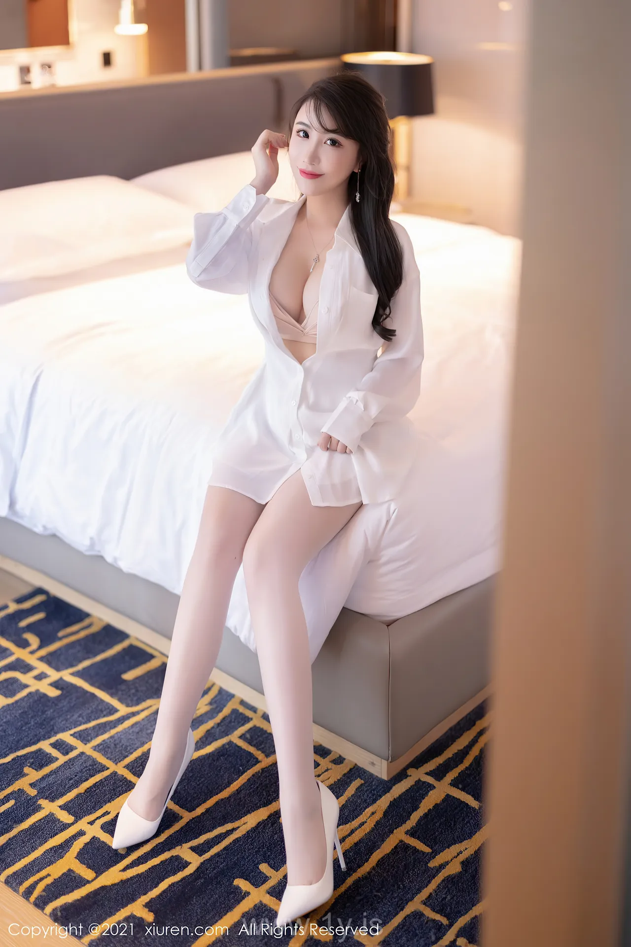 XIUREN(秀人网) NO.3903 Lively Asian Homebody Girl Cherry绯月樱