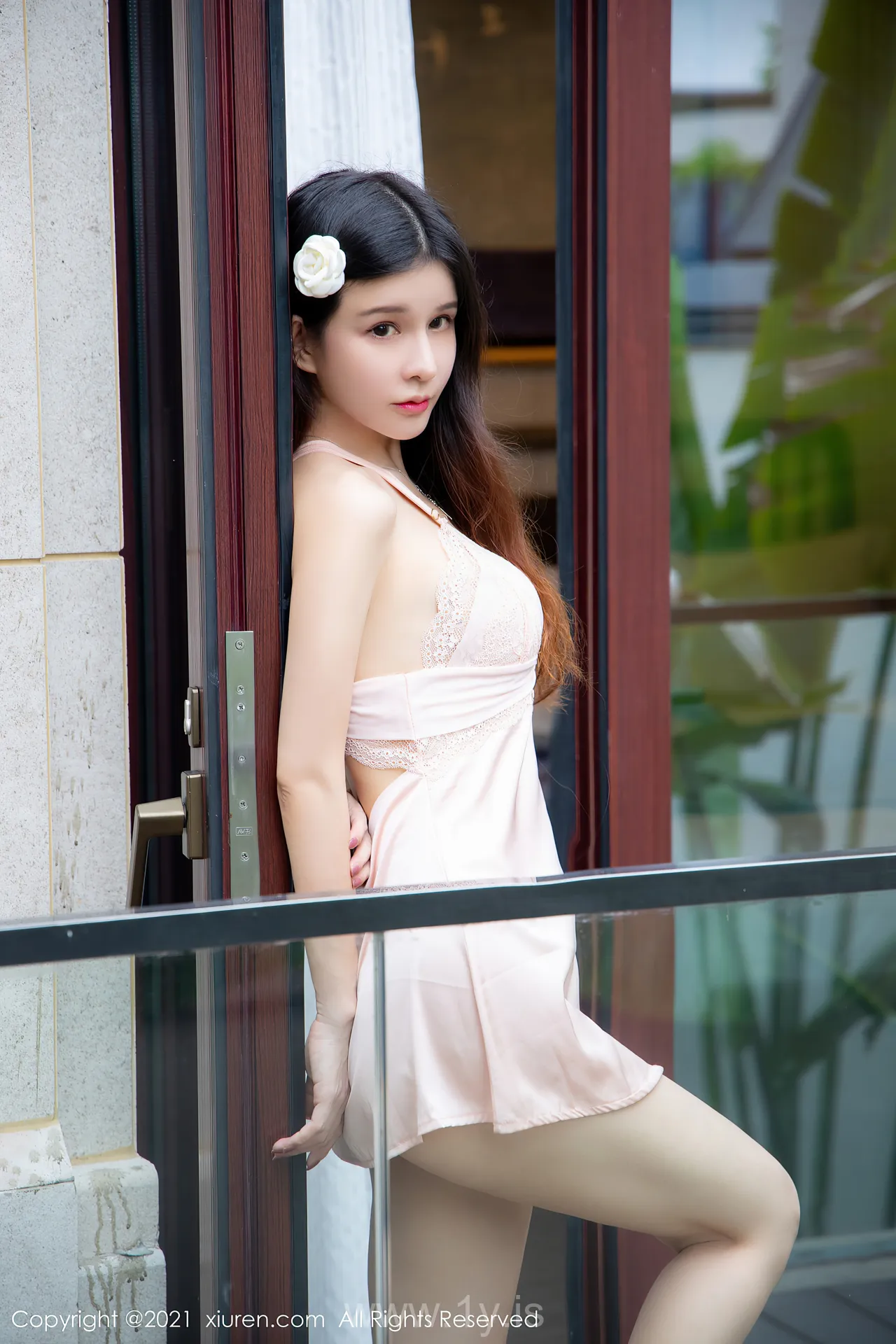XIUREN(秀人网) NO.3919 Stunning & Appealing Chinese Cougar 张雨萌