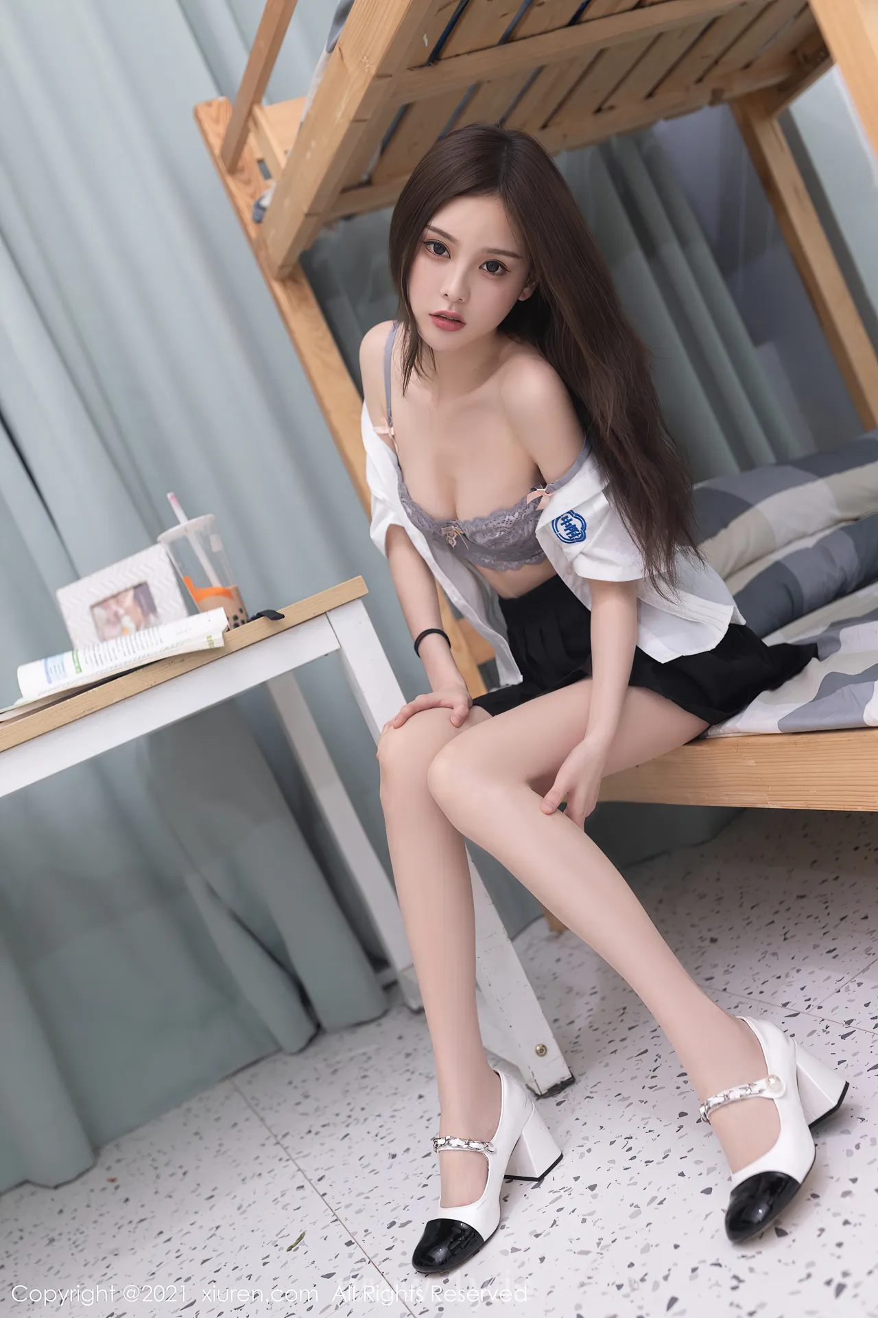XIUREN(秀人网) NO.3951 Classy Chinese Mature Princess 王心怡