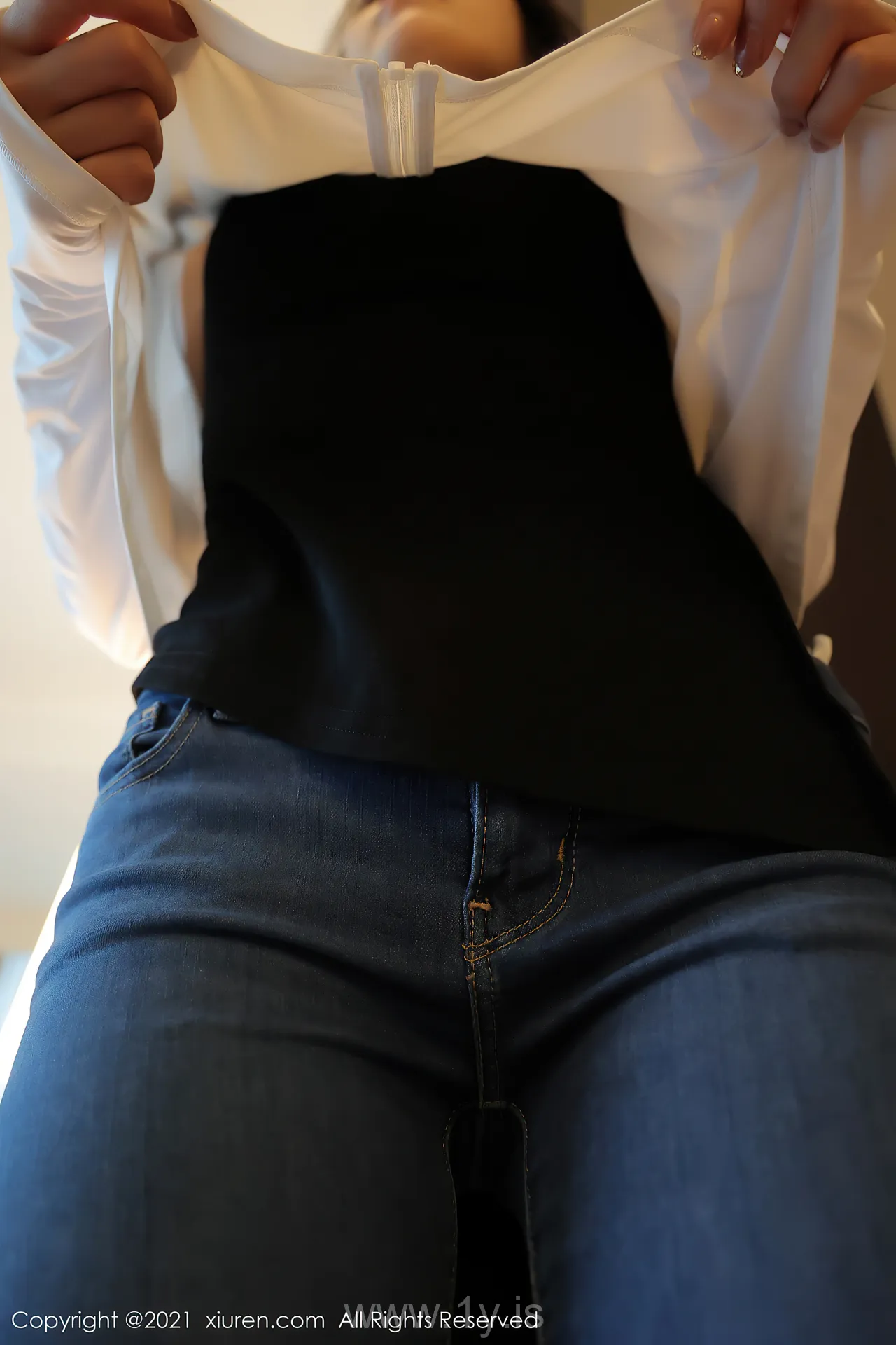 XIUREN(秀人网) NO.3956 Stylish Chinese Babe 蓝莓FY