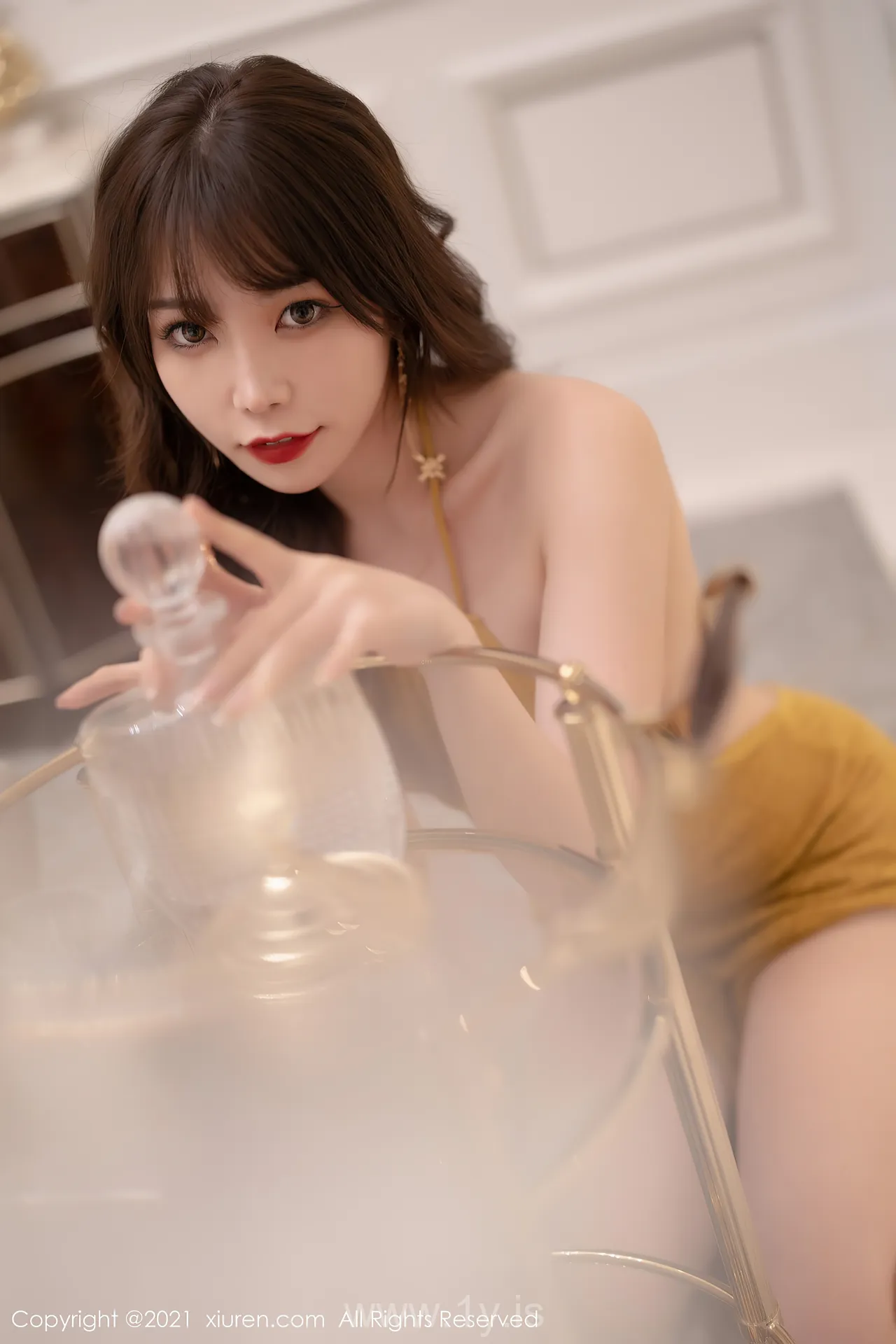 XIUREN(秀人网) NO.3968 Elegant & Gorgeous Asian Homebody Girl 芝芝Booty