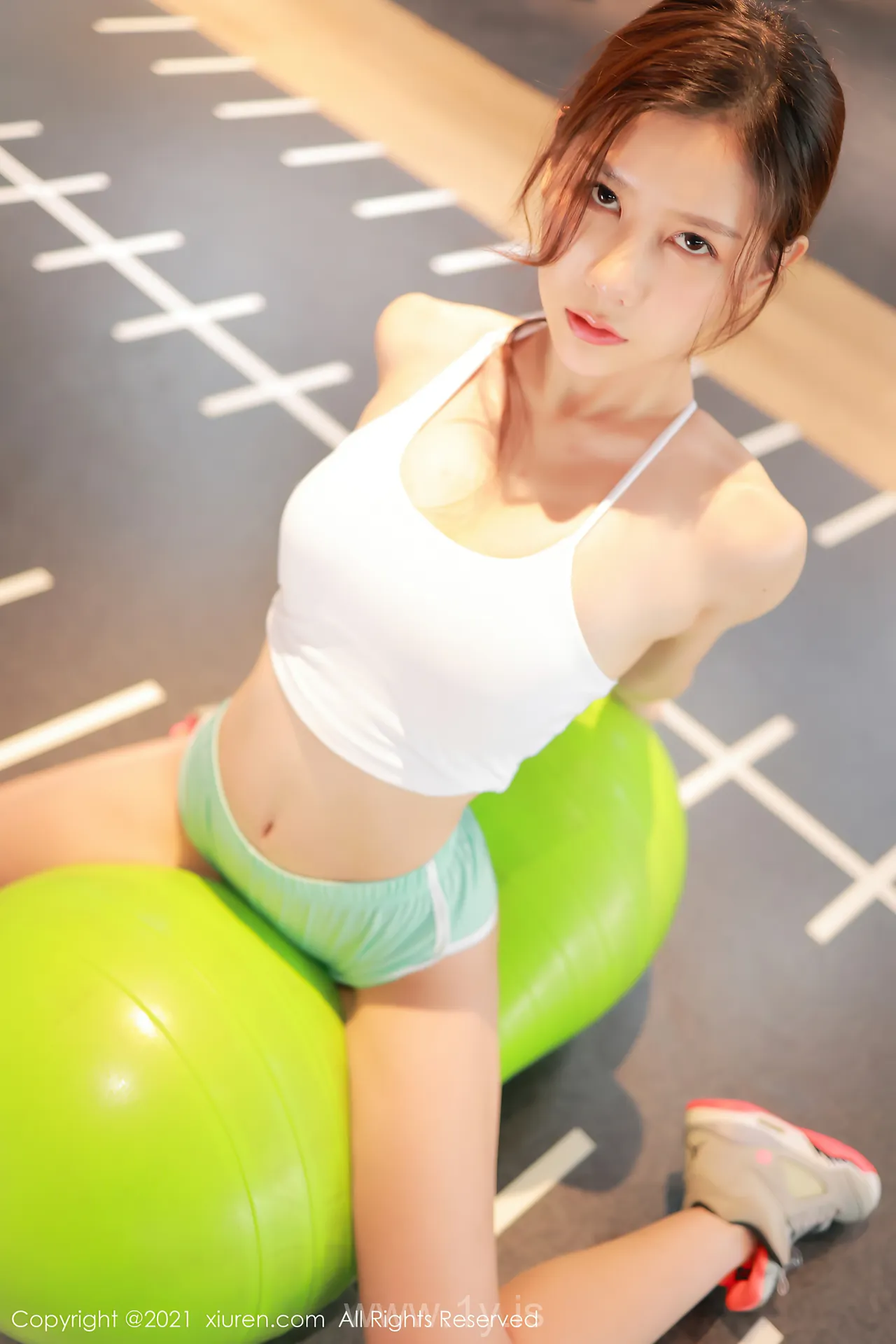 XIUREN(秀人网) NO.3970 Nice-looking Chinese Babe 尹甜甜