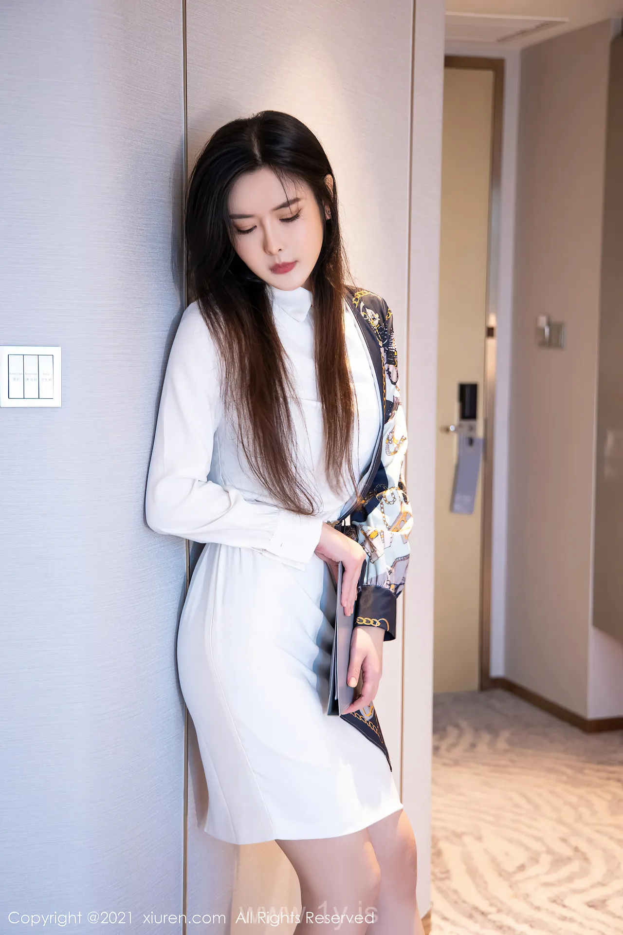 XIUREN(秀人网) NO.3975 Pretty Asian Mature Princess 白露小猪