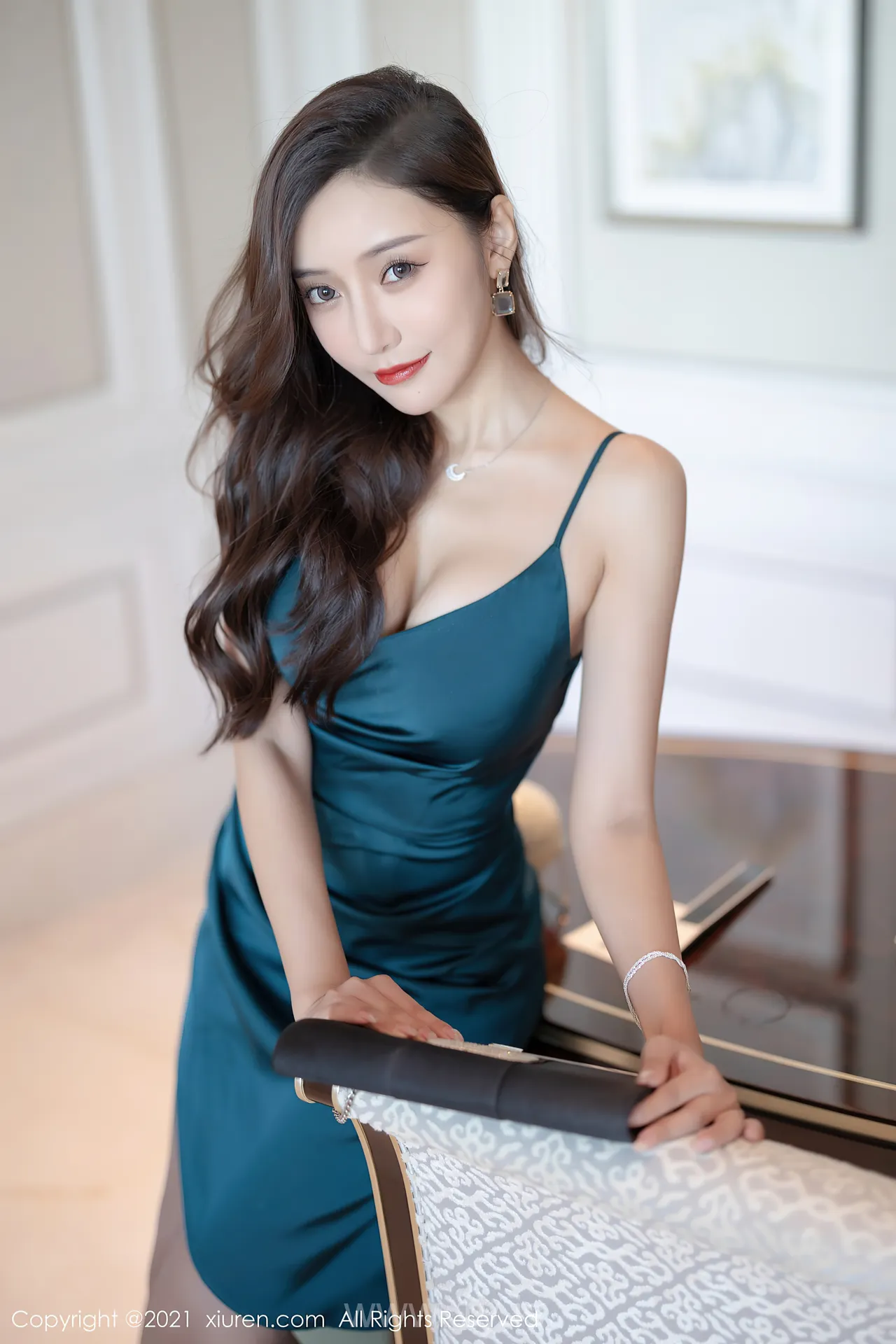 XIUREN(秀人网) NO.3986 Breathtaking & Fair Asian Peri 王馨瑶yanni
