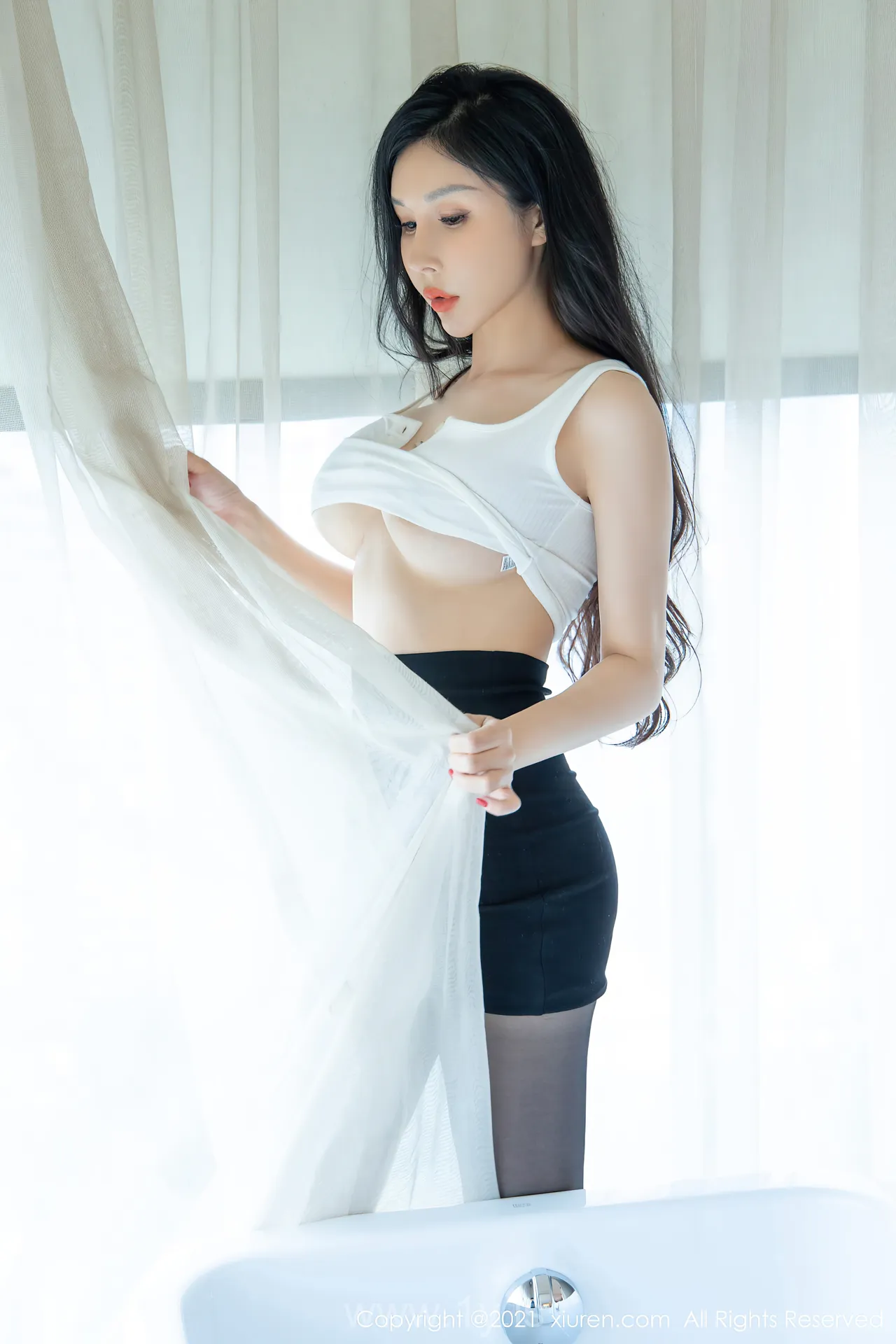 XIUREN(秀人网) NO.3993 Good-looking & Irresistible Asian Goddess 田冰冰