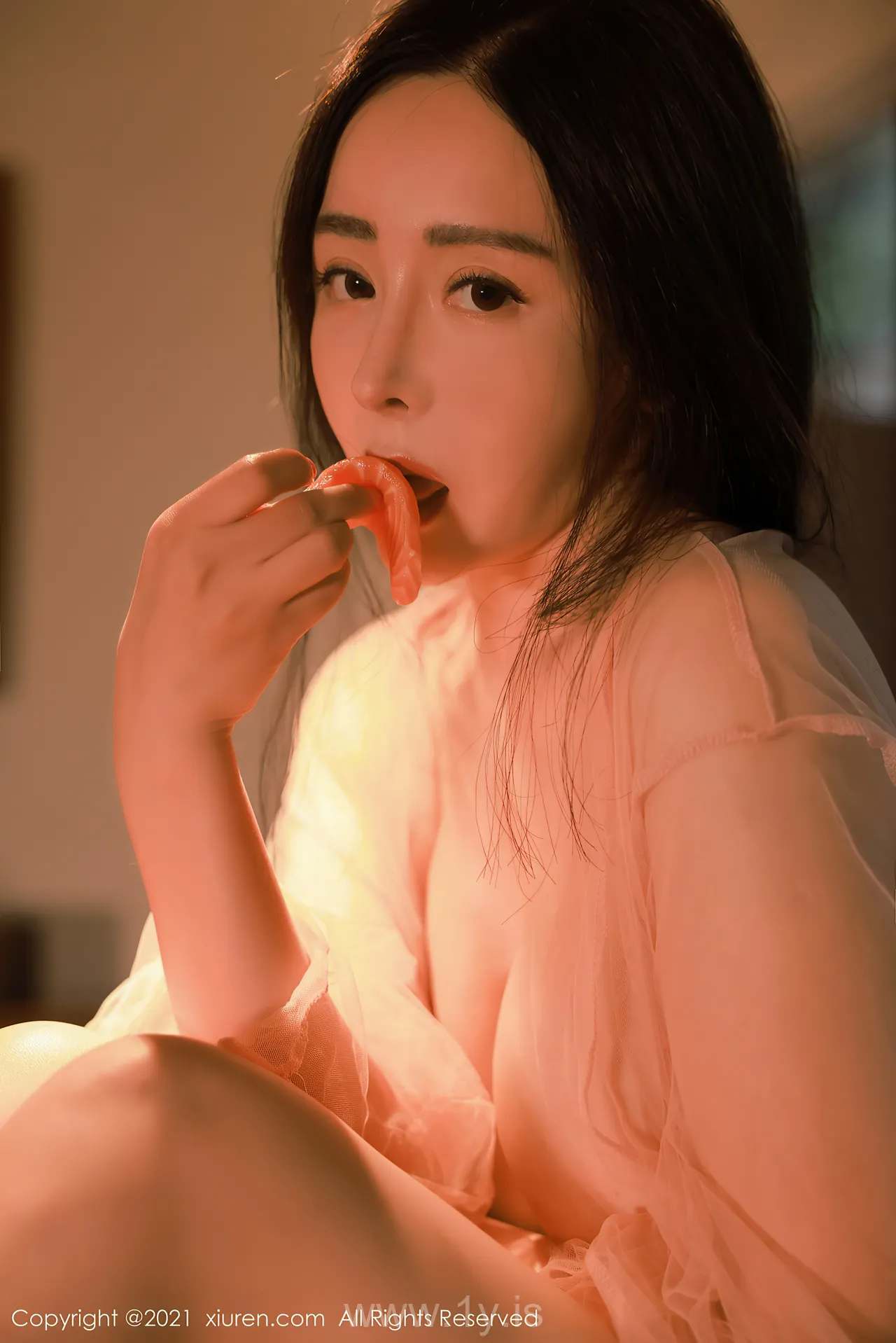 XIUREN(秀人网) NO.4002 Attractive Asian Cutie 允爾