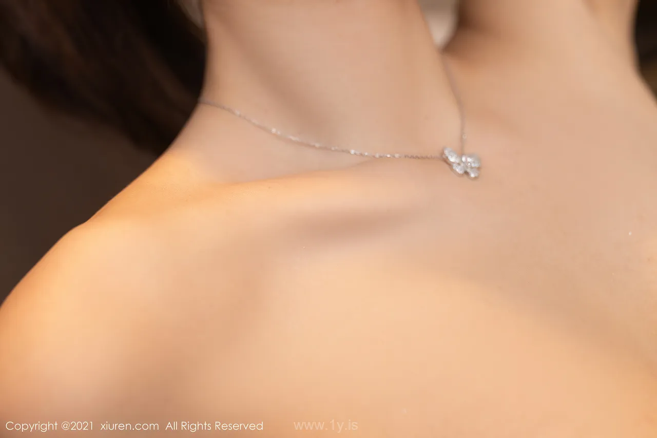 XIUREN(秀人网) NO.4003 Lively & Stylish Asian Mature Princess 唐安琪