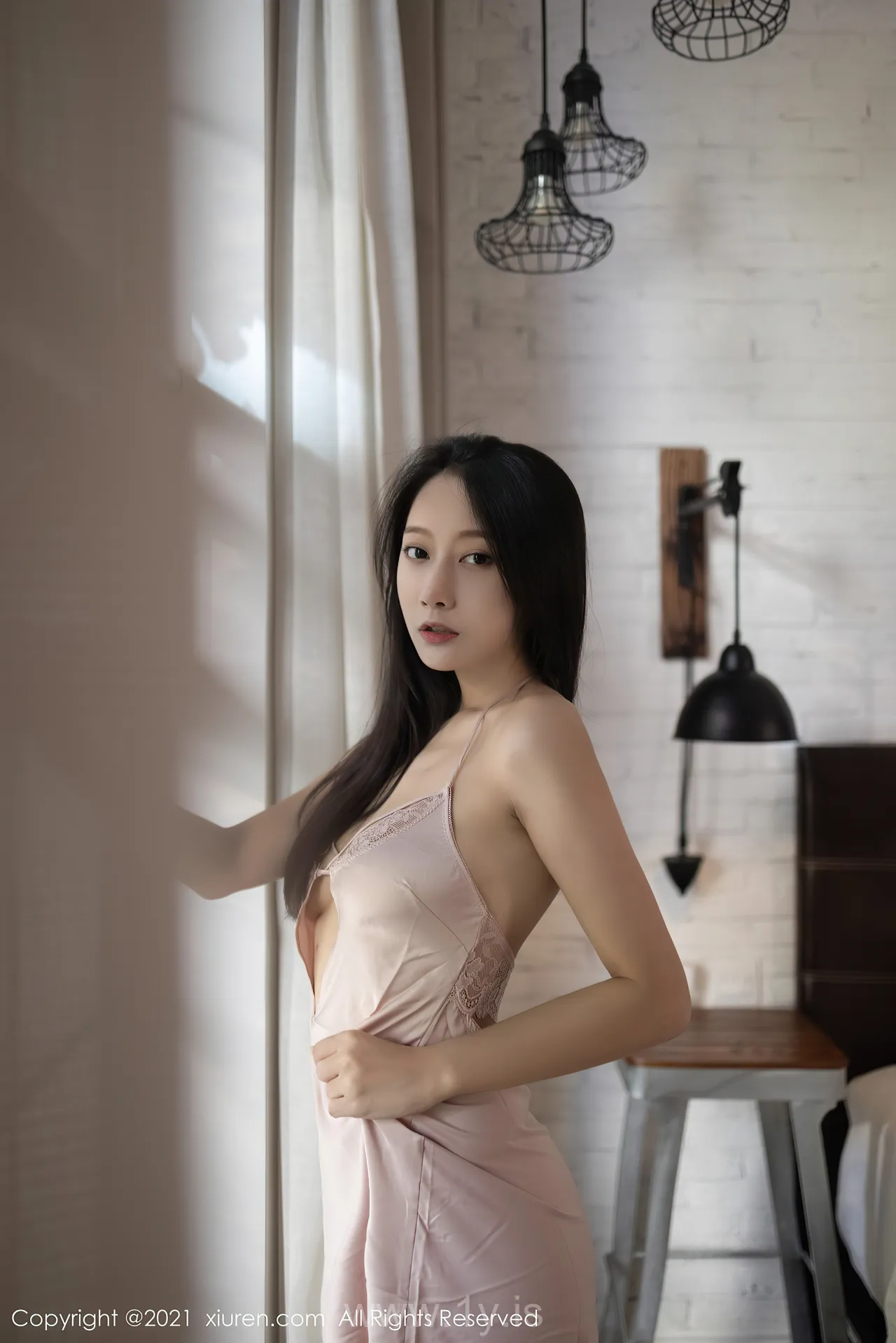XIUREN(秀人网) NO.4006 Beautiful Asian Homebody Girl 何嘉颖
