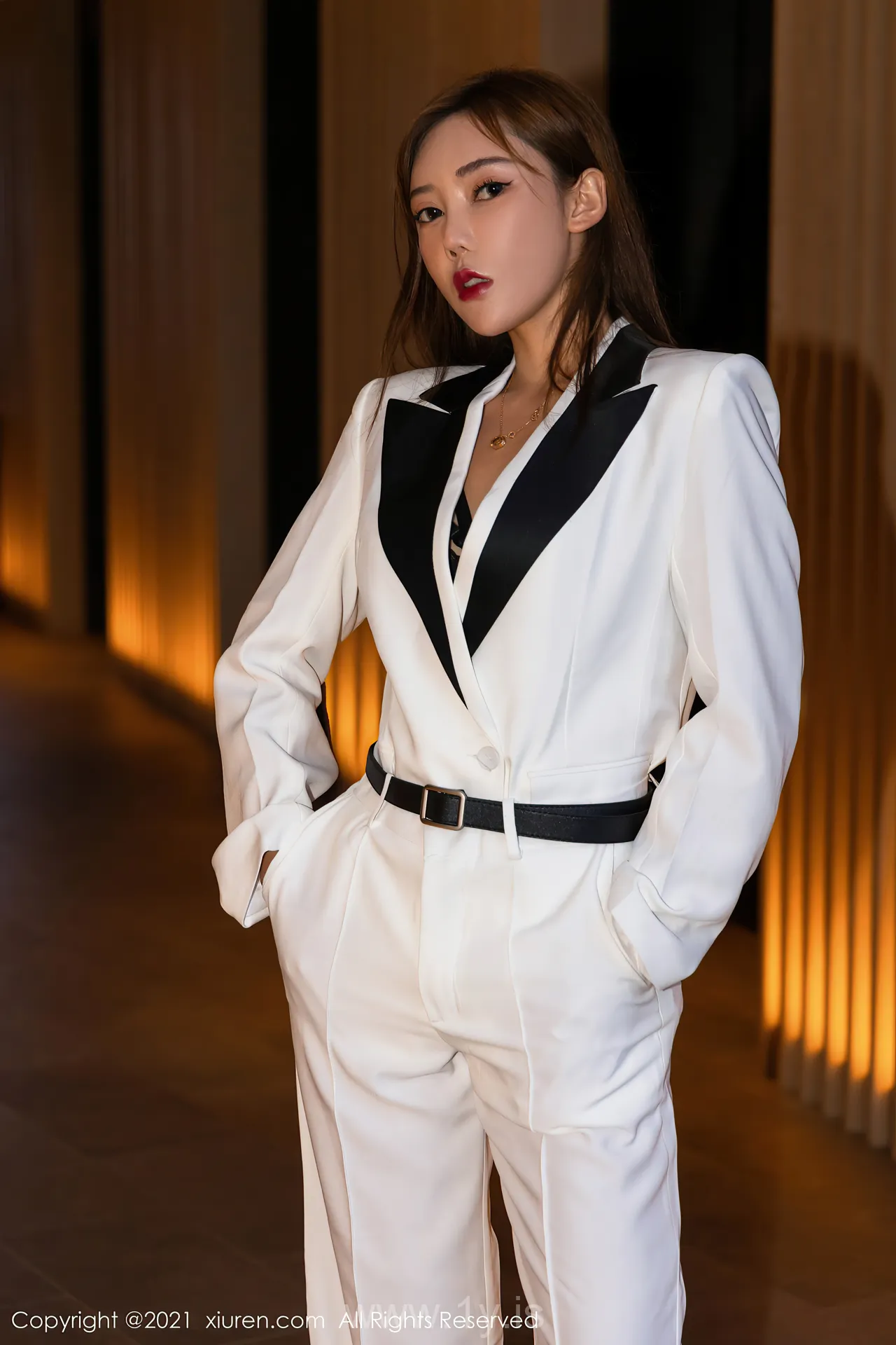 XIUREN(秀人网) NO.4008 Well Done & Breathtaking Asian Goddess 萌汉药baby