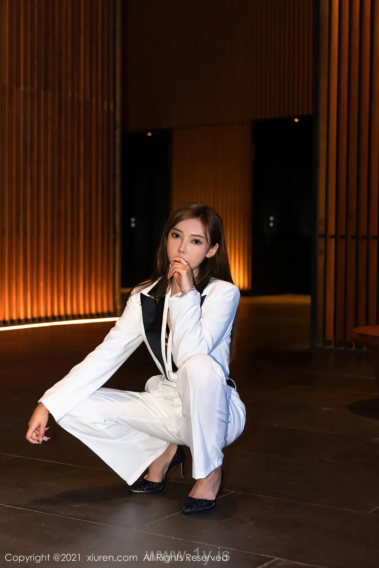 XIUREN(秀人网) NO.4008 Well Done & Breathtaking Asian Goddess 萌汉药baby