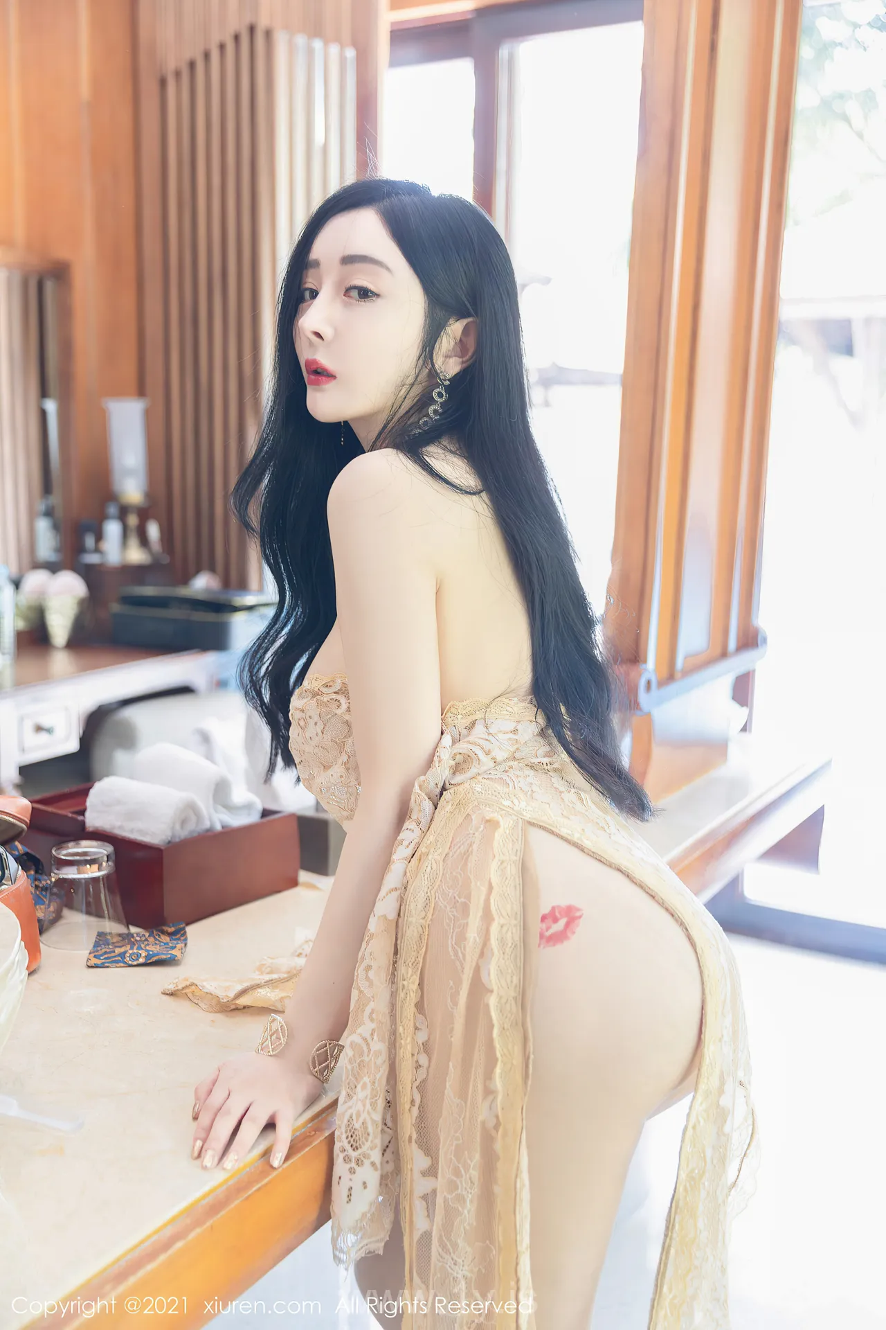 XIUREN(秀人网) NO.4040 Slim & Attractive Asian Chick 允爾