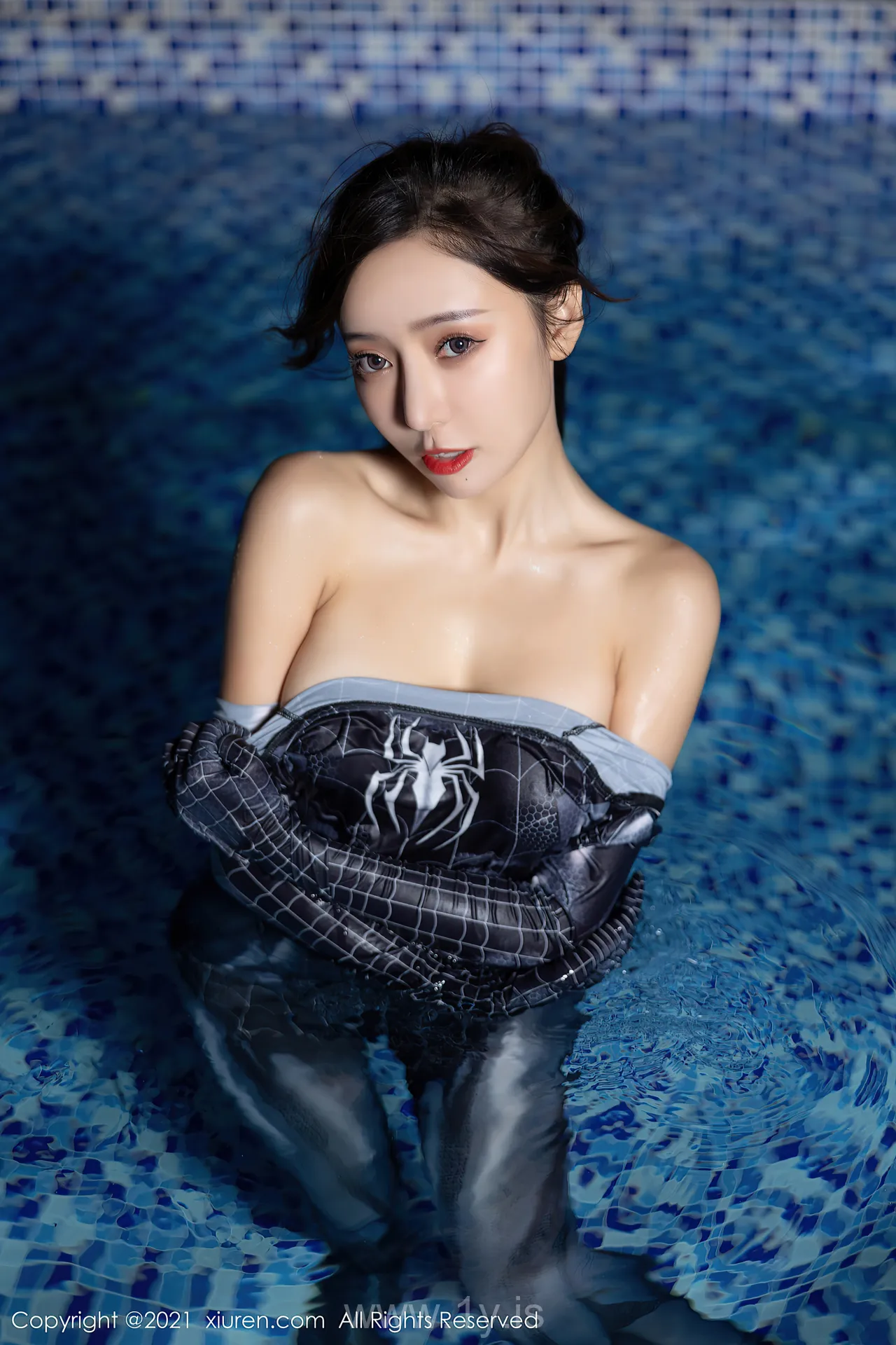XIUREN(秀人网) NO.4046 Attractive & Charming Asian Peri 王馨瑶yanni
