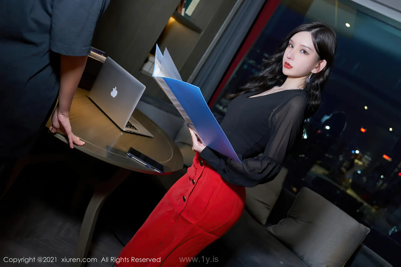 XIUREN(秀人网) NO.4075 Cute Chinese Women 周于希Sandy