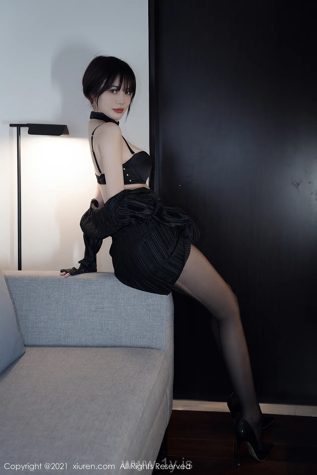 XIUREN(秀人网) NO.4080 Cute Asian Hottie Arude薇薇