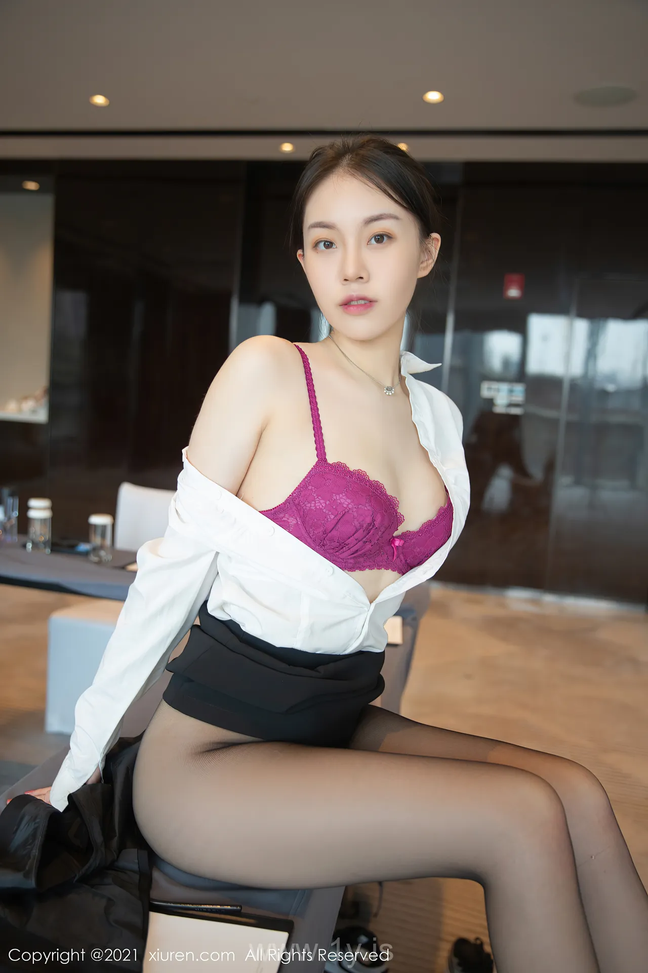 XIUREN(秀人网) NO.4083 Stylish Chinese Chick 一颗甜蛋黄a