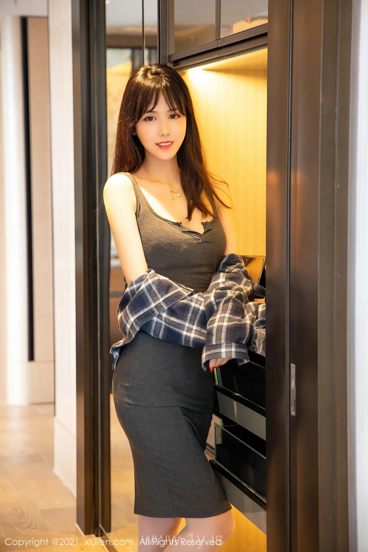 XIUREN(秀人网) NO.4088 Fashionable Chinese Cougar 柚子178