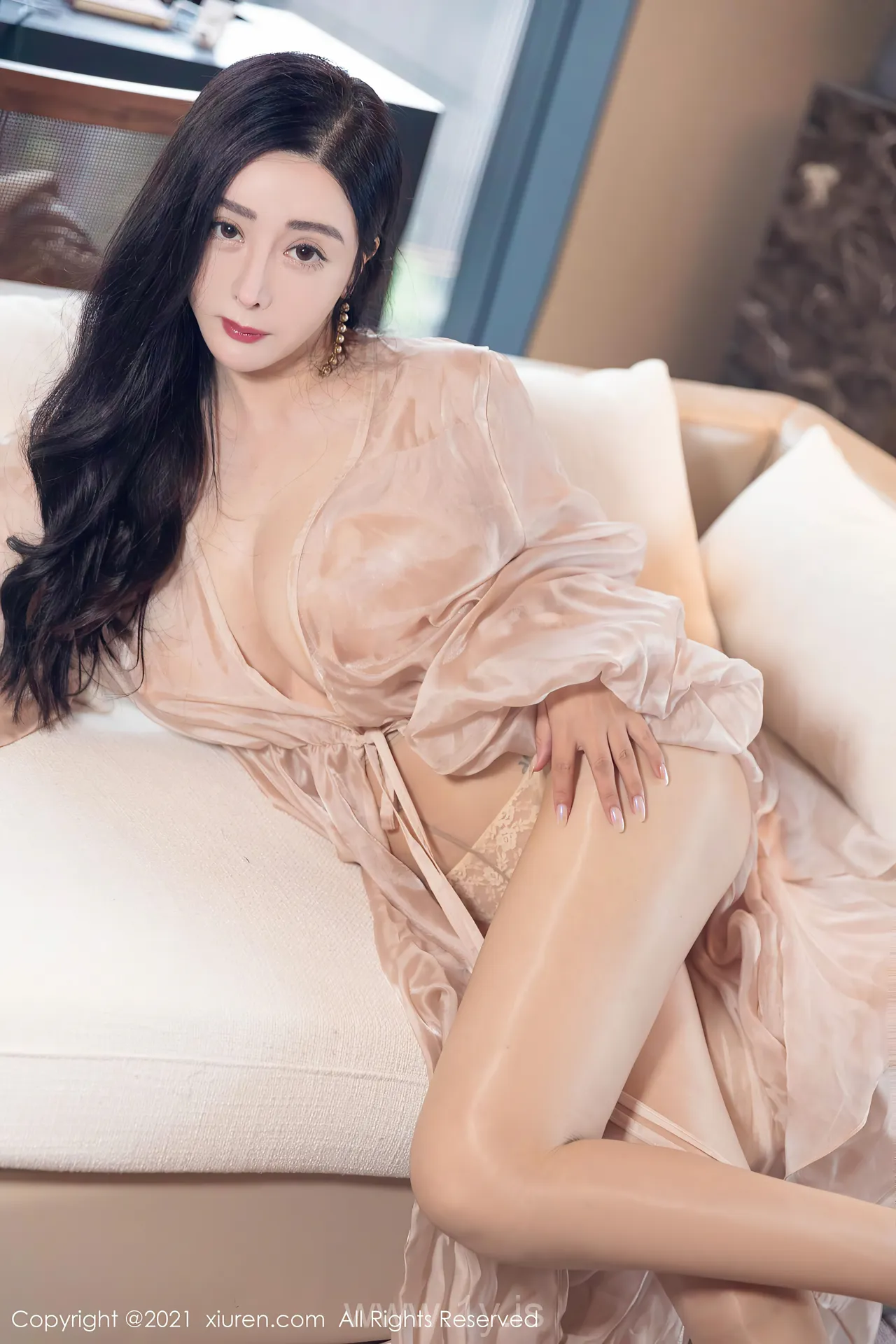 XIUREN(秀人网) NO.4129 Lively Chinese Mature Princess 允爾