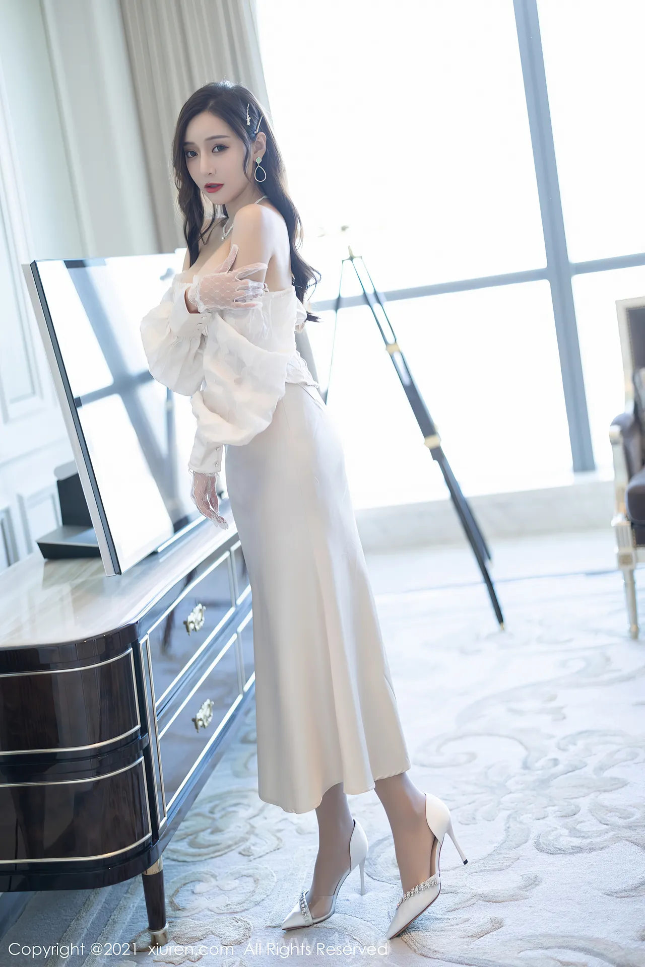 XIUREN(秀人网) NO.4136 Elegant Asian Babe 王馨瑶yanni