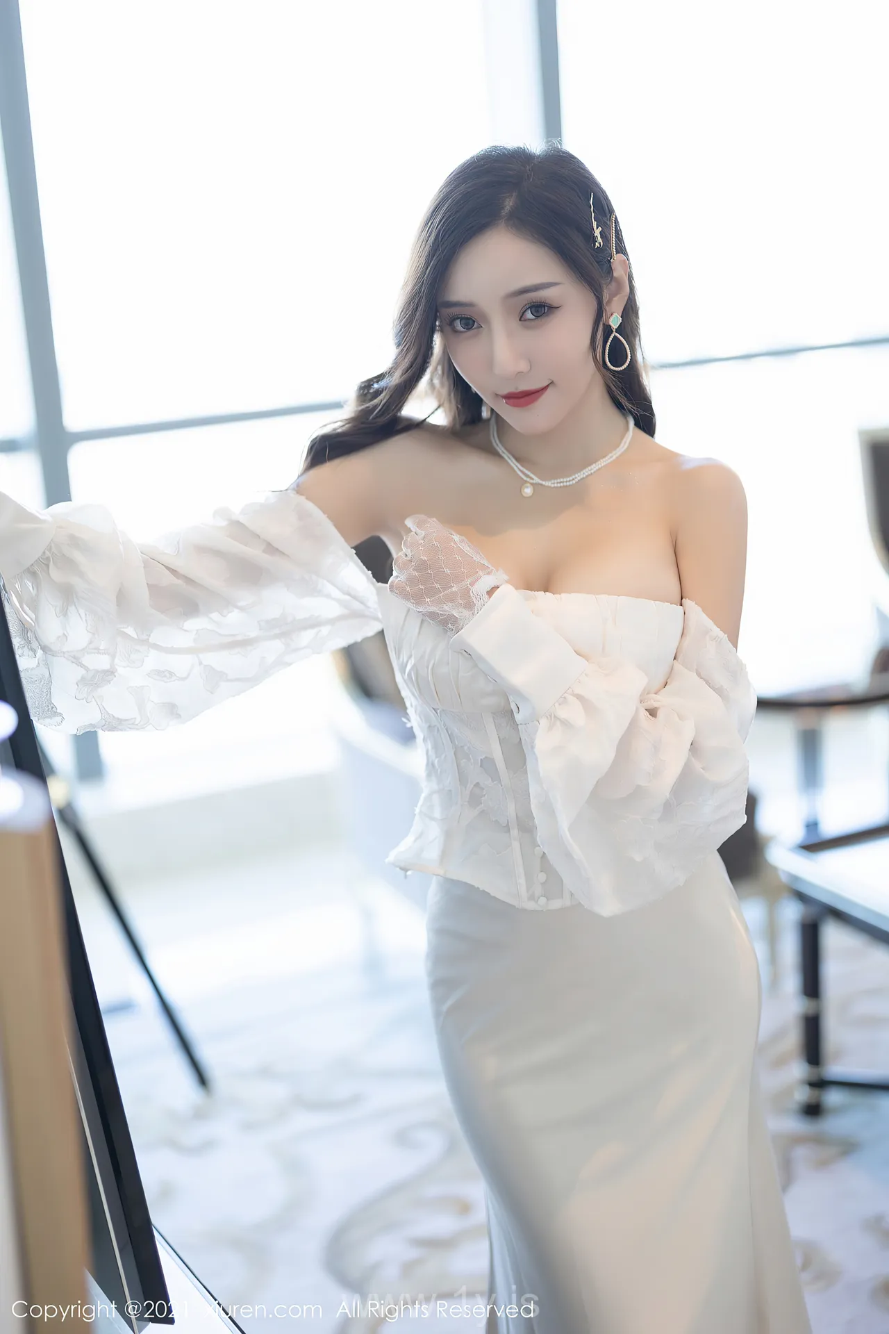 XIUREN(秀人网) NO.4136 Elegant Asian Babe 王馨瑶yanni