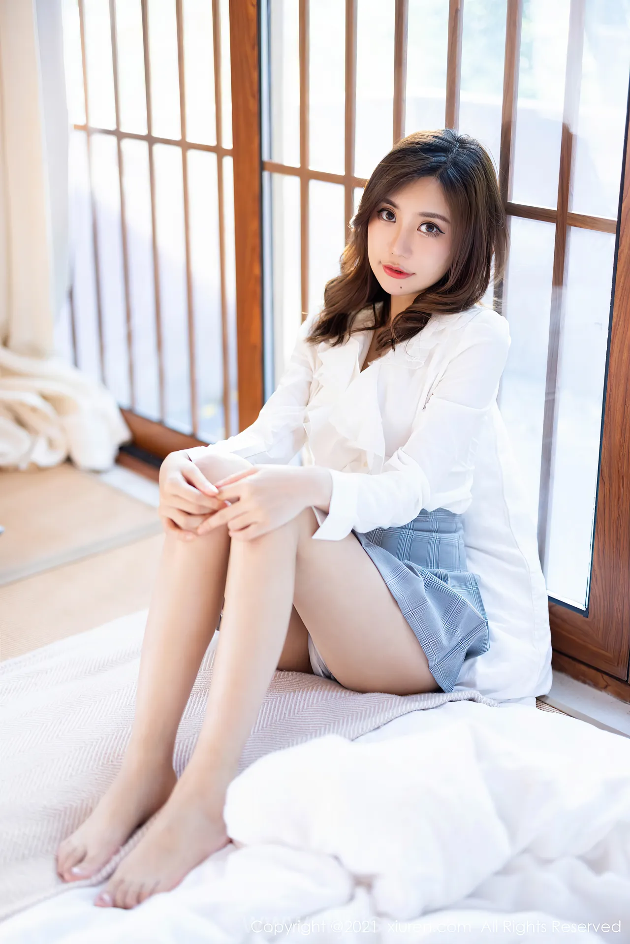 XIUREN(秀人网) NO.4192 Fancy & Cute Asian Chick 绮里嘉ula