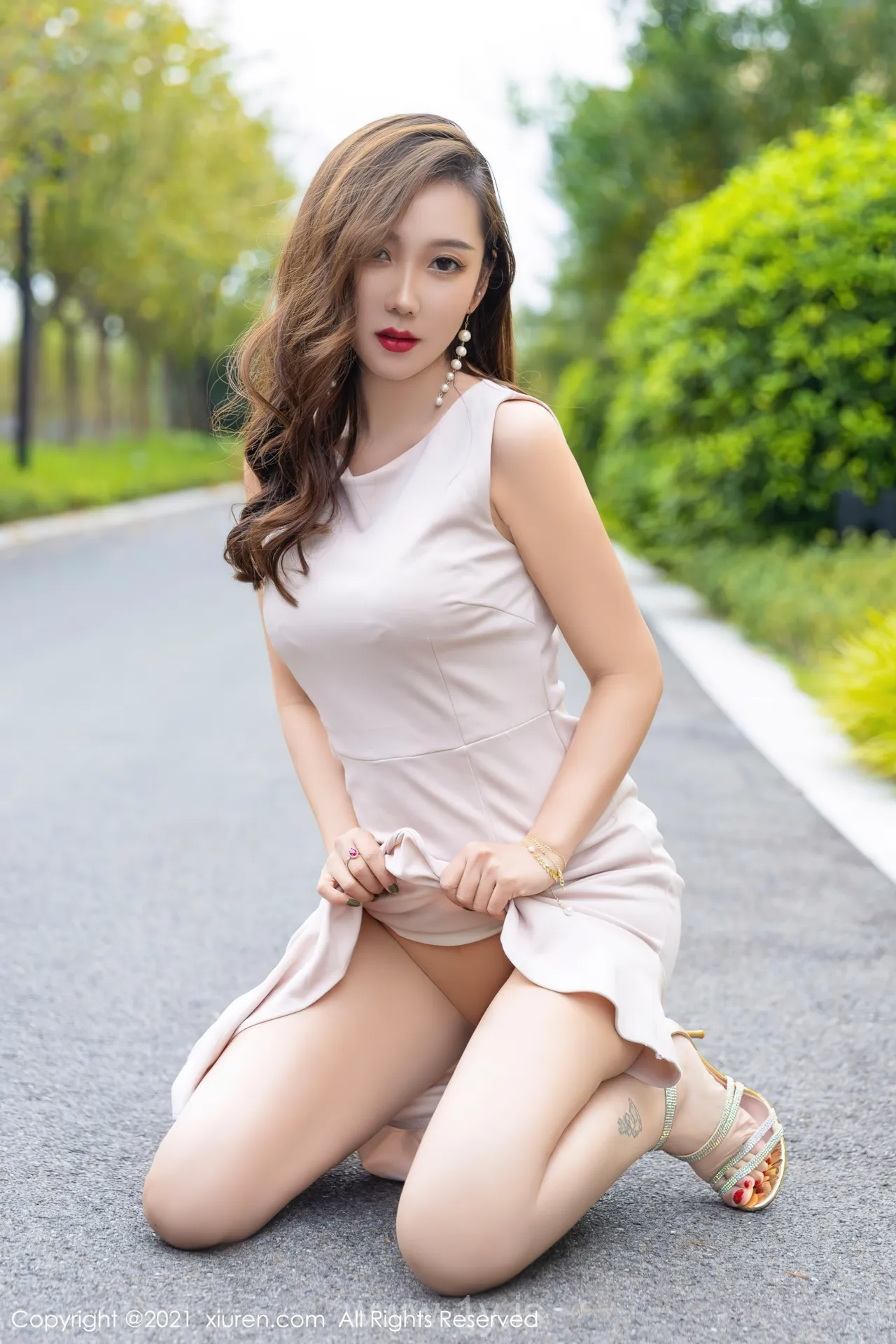 XIUREN(秀人网) NO.4201 Breathtaking & Graceful Asian Model 艾静香