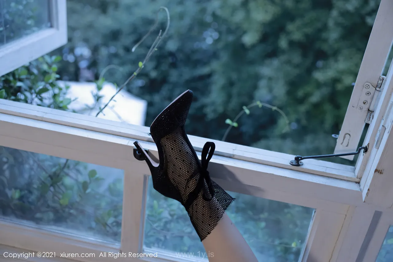 XIUREN(秀人网) NO.4202 Slim Asian Teen 佘贝拉