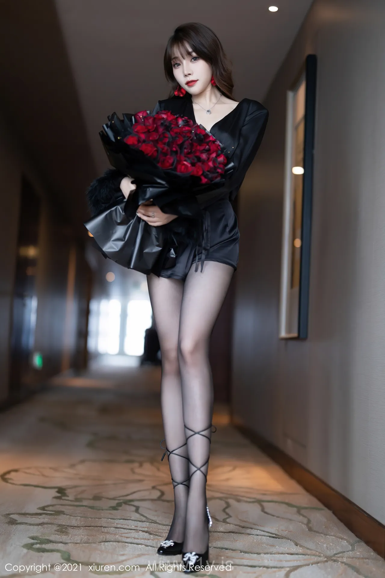 XIUREN(秀人网) NO.4205 Well Done & Classy Chinese Belle 芝芝