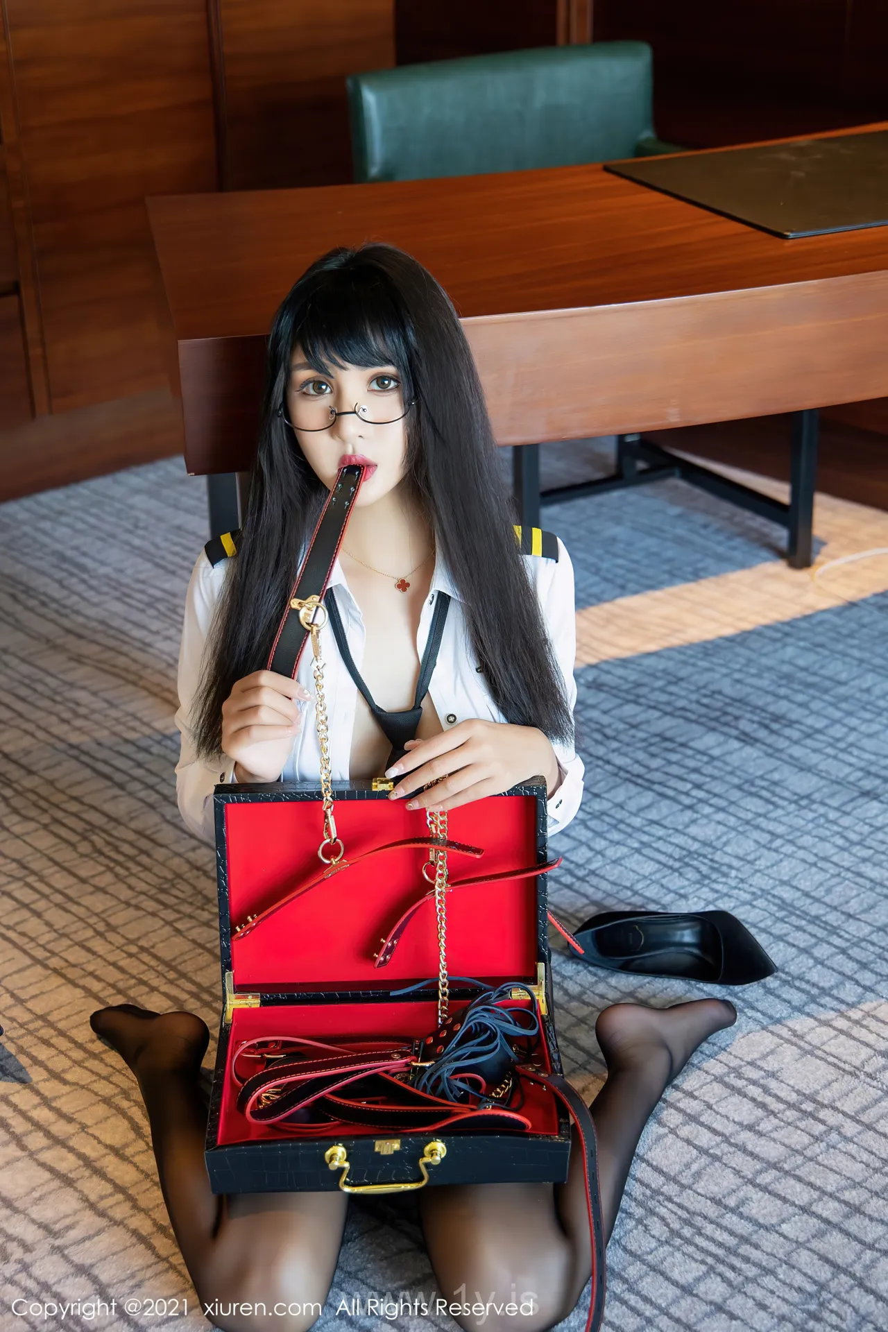 XIUREN(秀人网) NO.4207 Well-developed Chinese Angel 尹菲