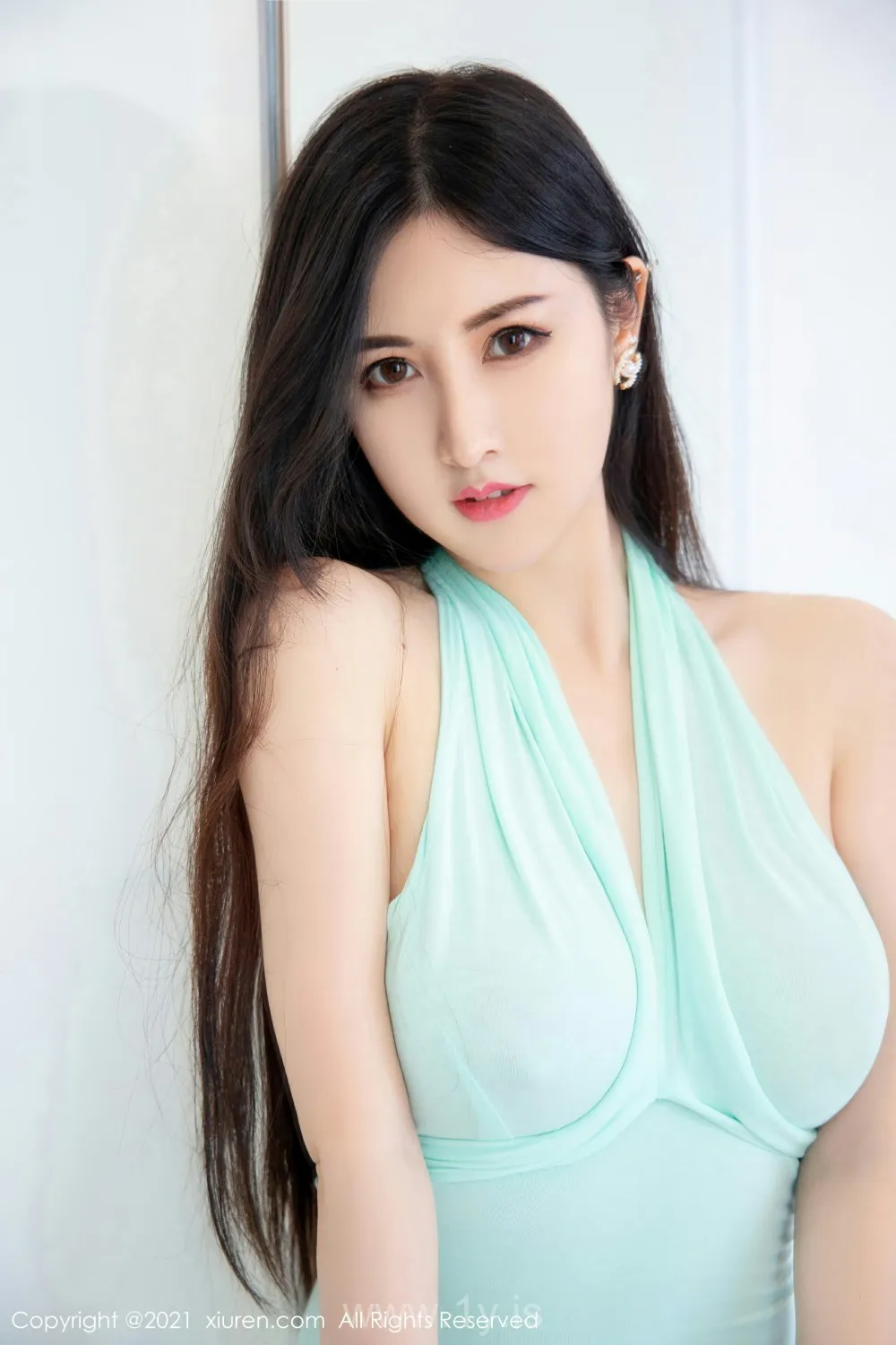 XIUREN(秀人网) NO.4221 Attractive Chinese Babe 诗诗kiki