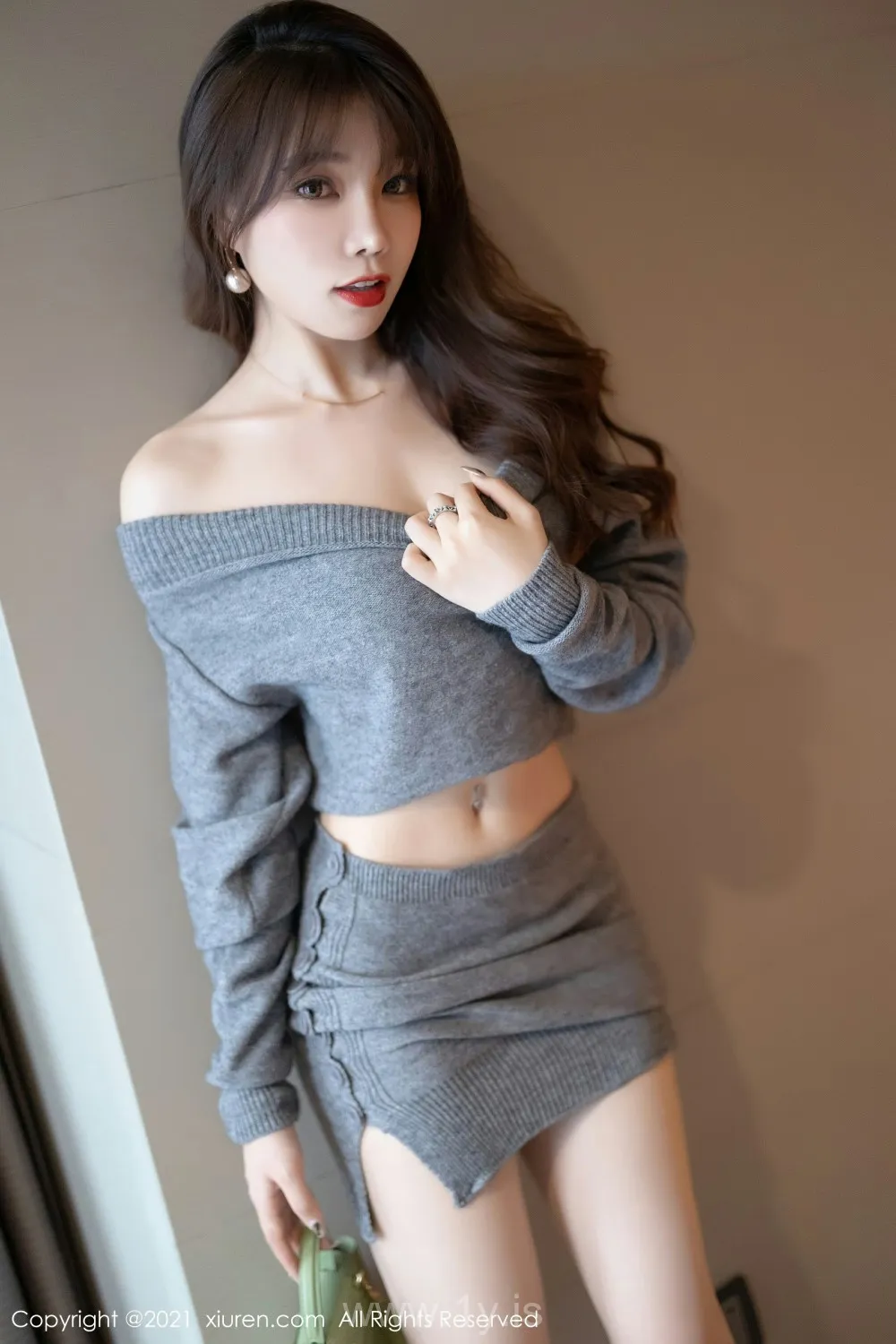 XIUREN(秀人网) NO.4239 Hot & Exquisite Chinese Homebody Girl 芝芝Booty